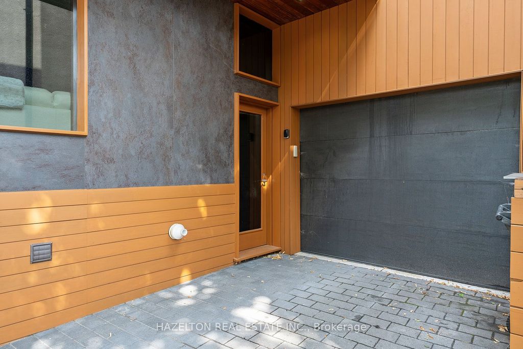 Photo of 32 Regal Road, Toronto, ON M6H 2J7 (MLS # W12726328)