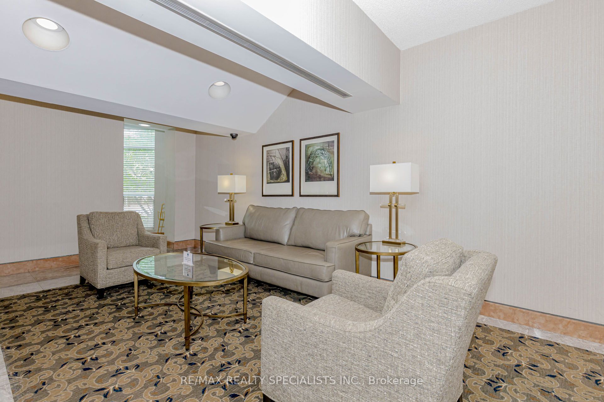 2177 Burnhamthorpe Road W 1102