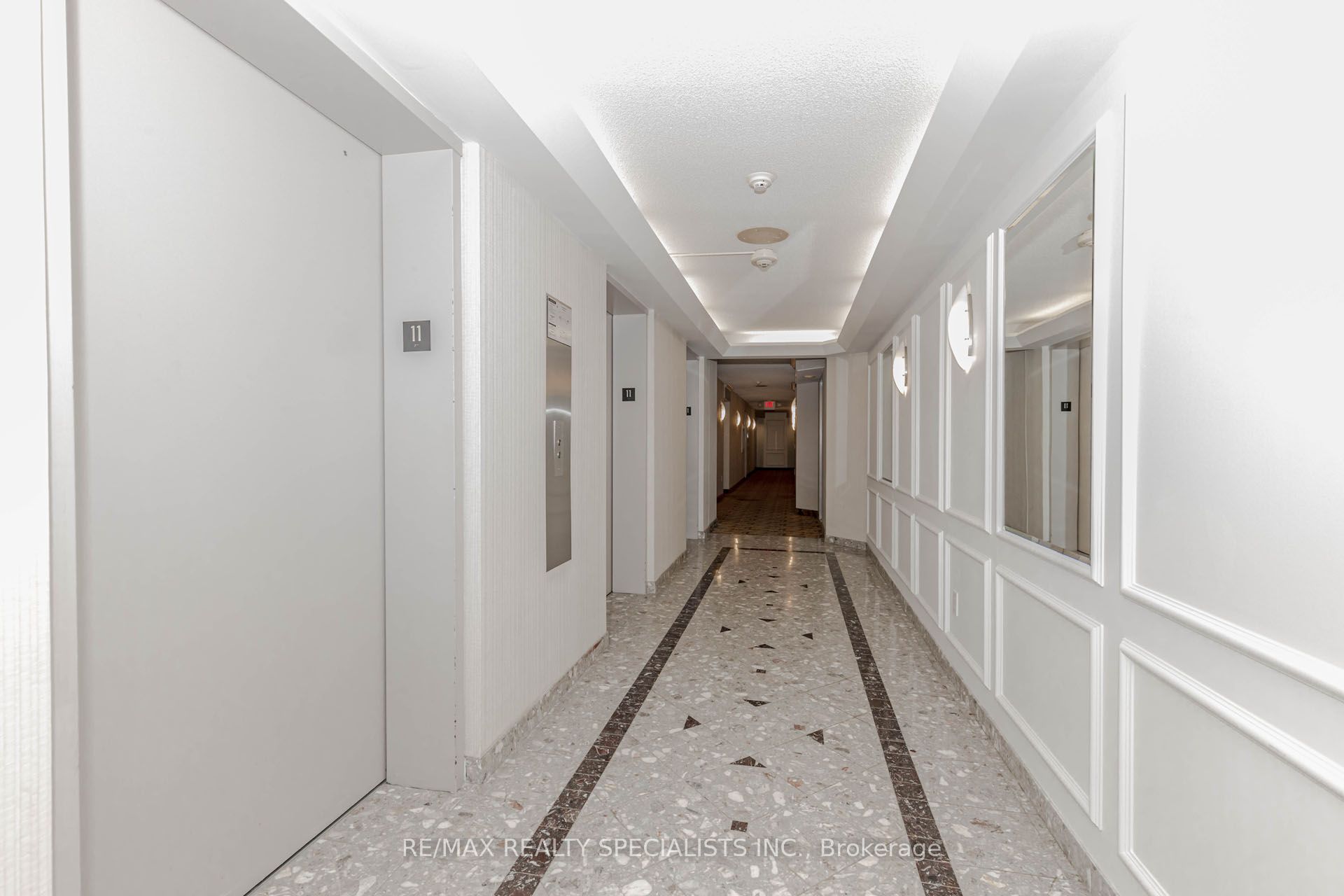 2177 Burnhamthorpe Road W 1102