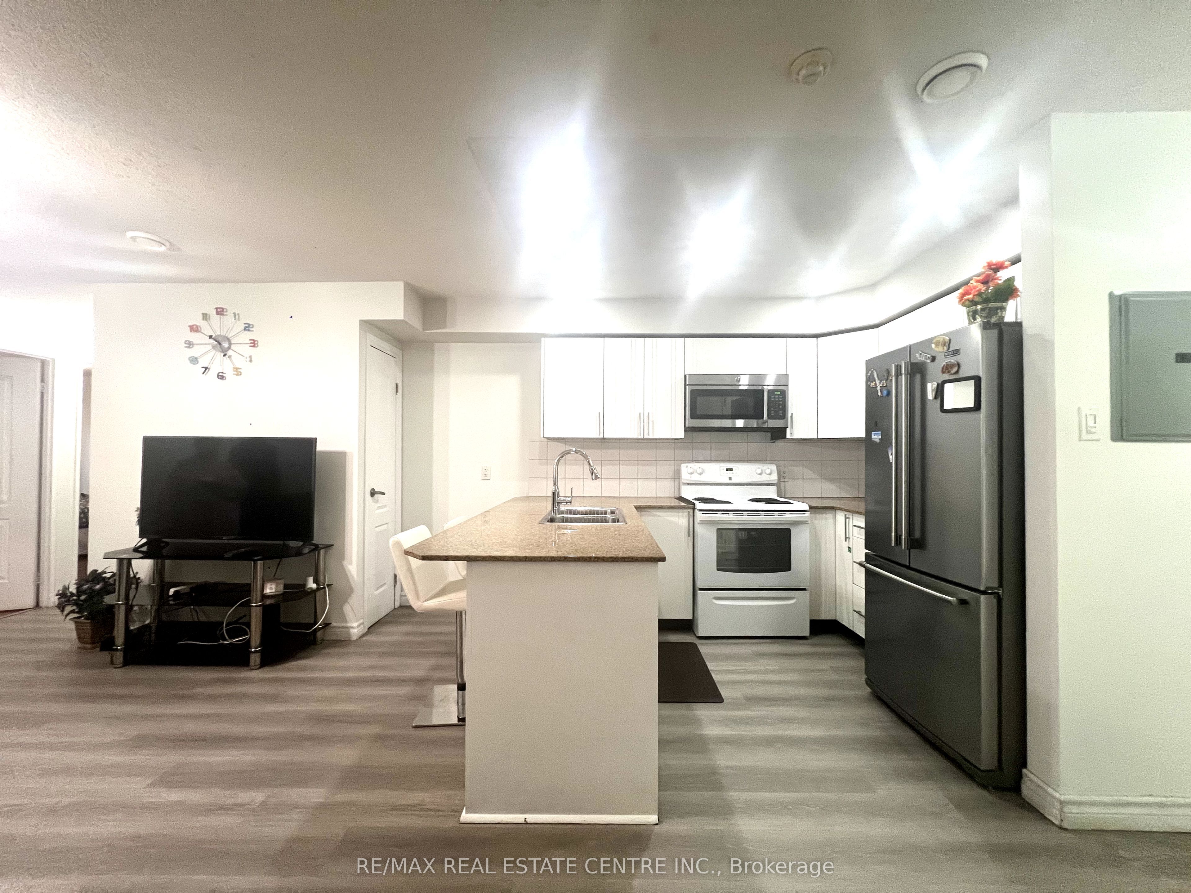 7405 Goreway Drive 501