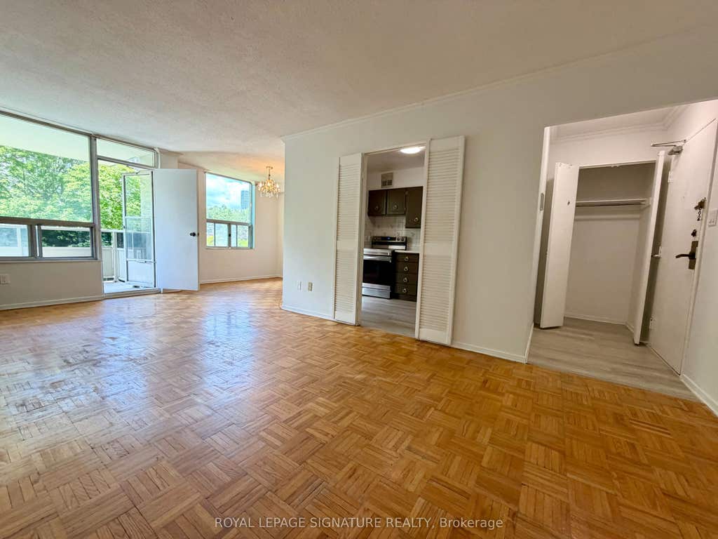 Photo of 20 Edgecliff Golfway #409, Toronto, ON M3C 3A4 (MLS # C13668480)