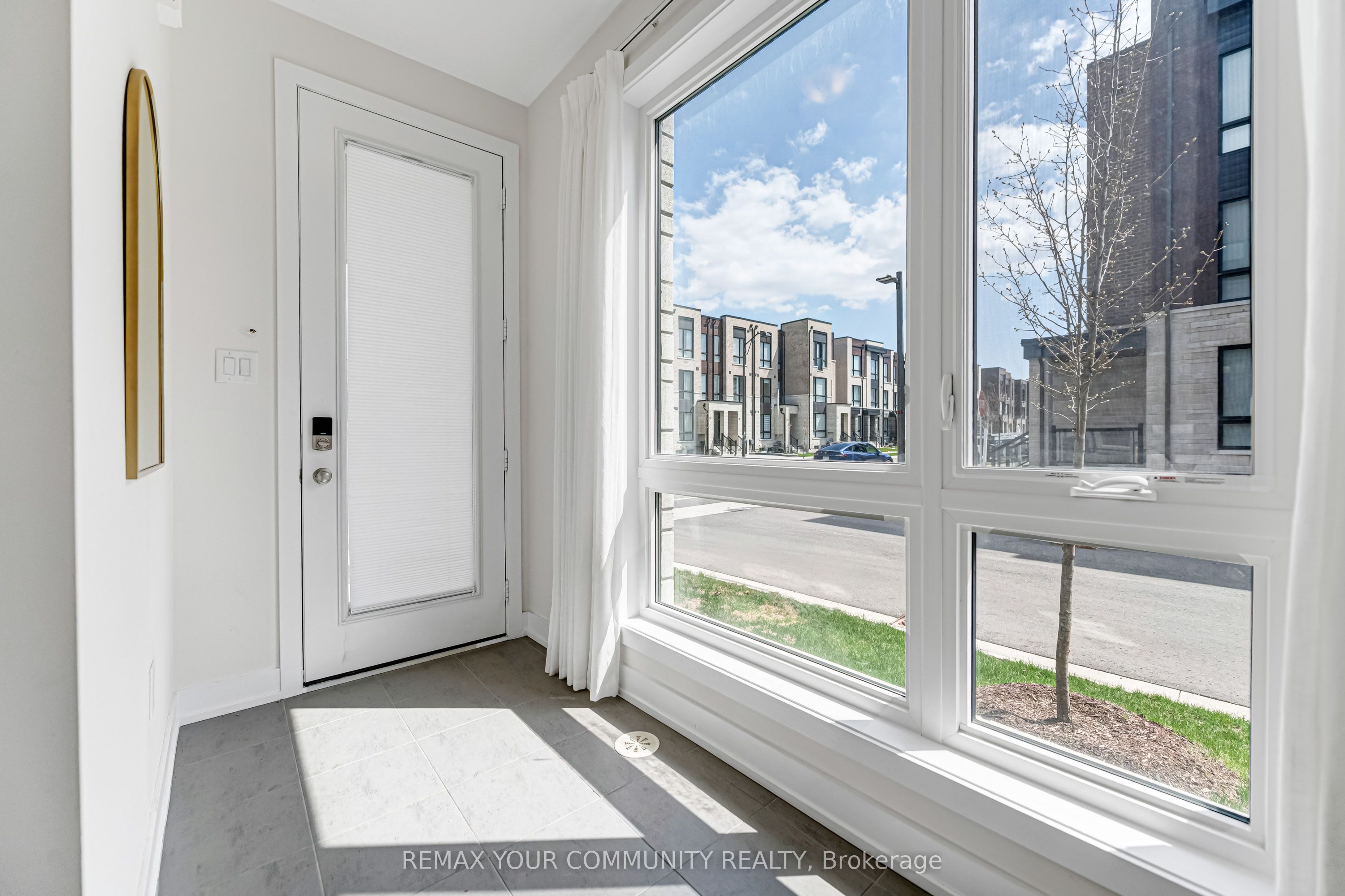 92 Stauffer Crescent