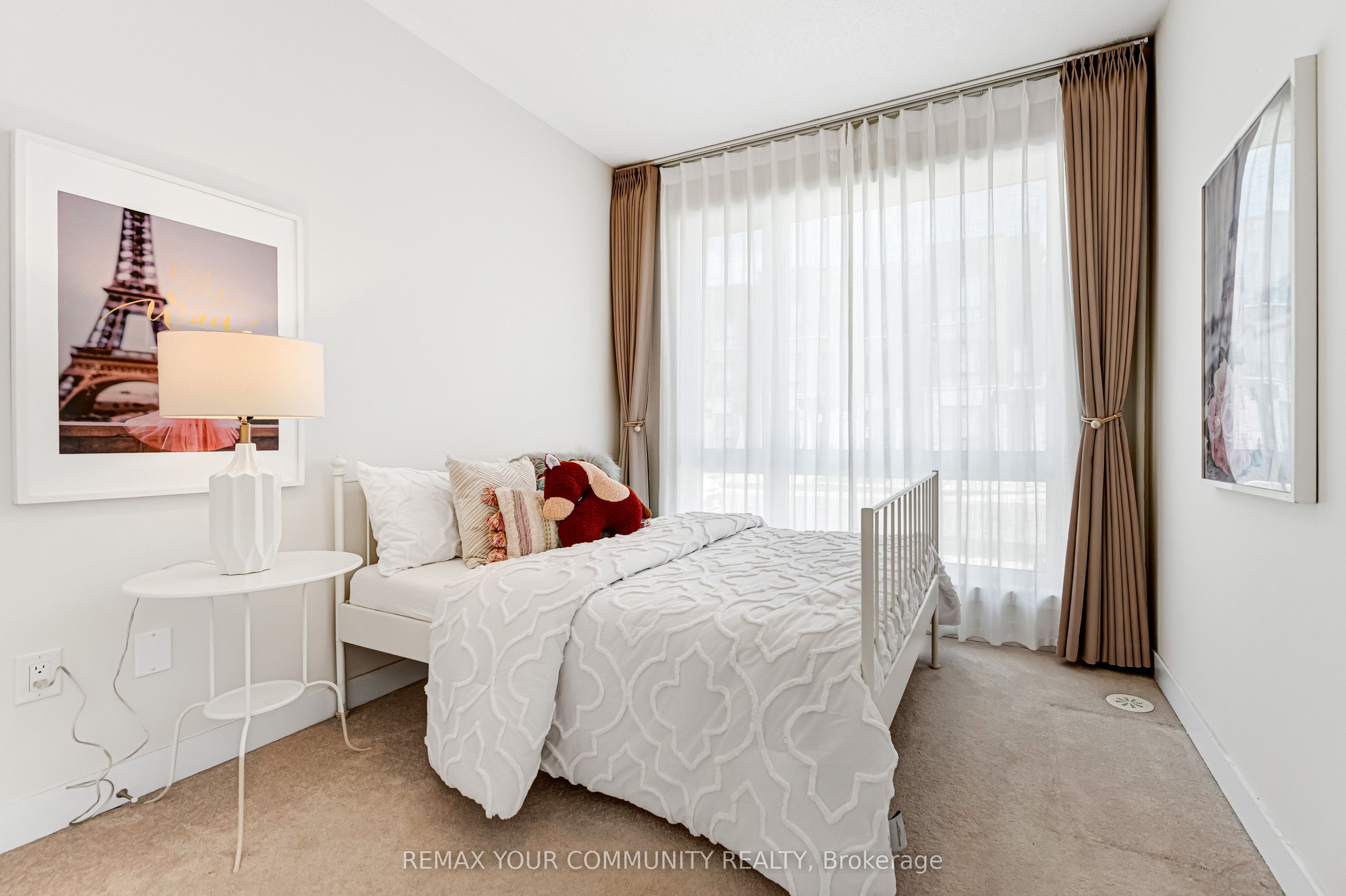 92 Stauffer Crescent