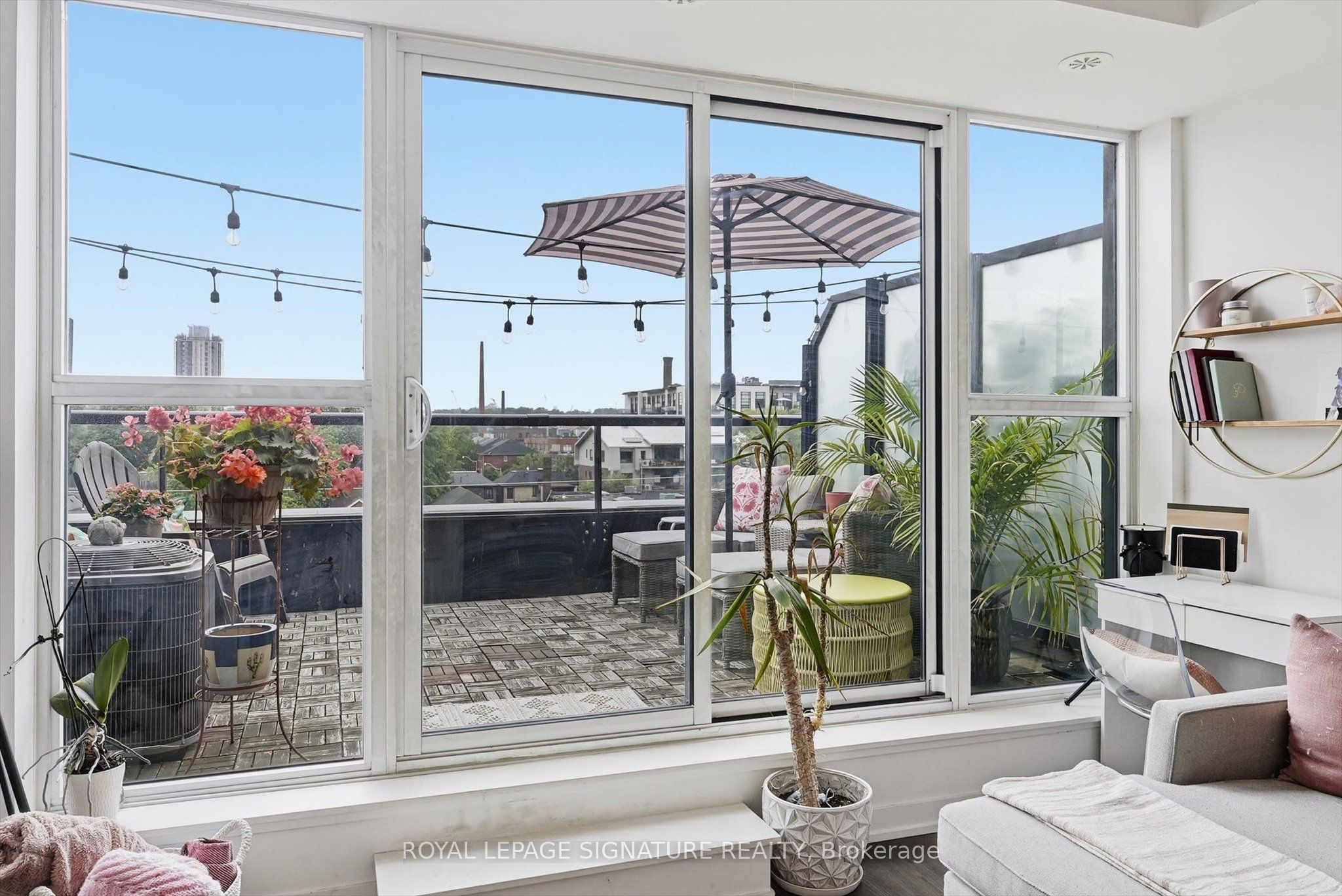 899 Queen Street E 503
