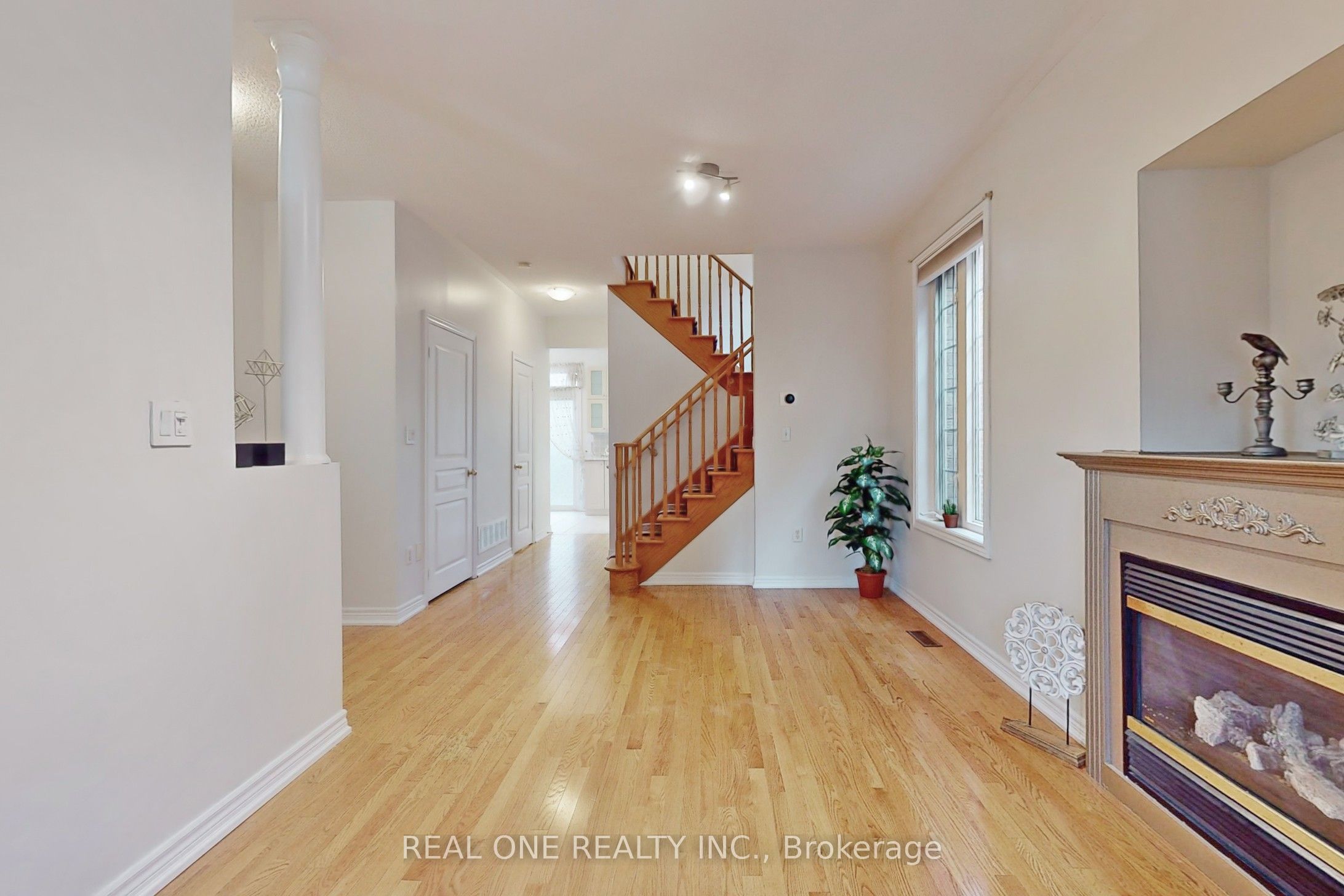 19 Longwood Avenue S