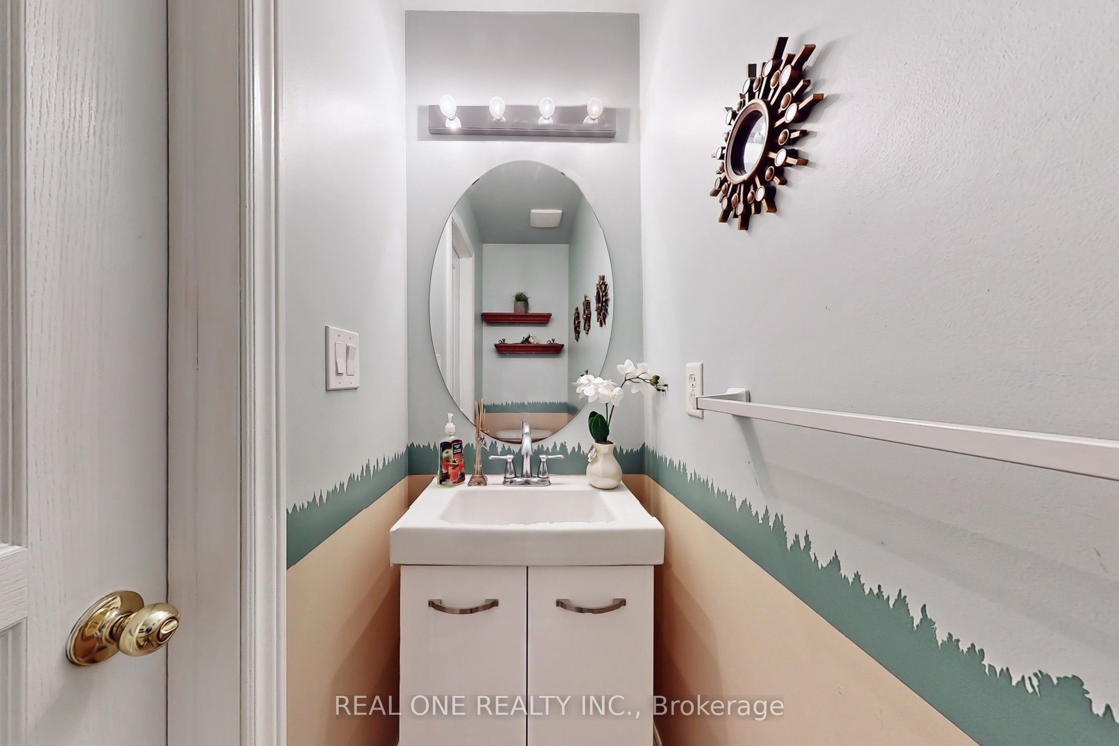 19 Longwood Avenue S