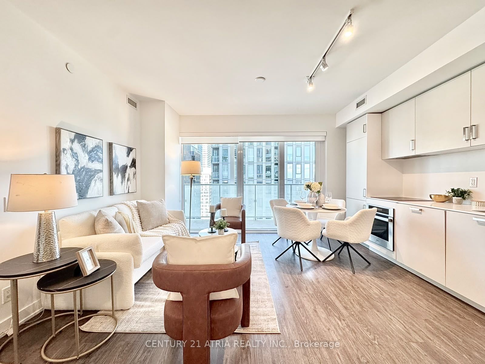 88 Queen Street E 2701
