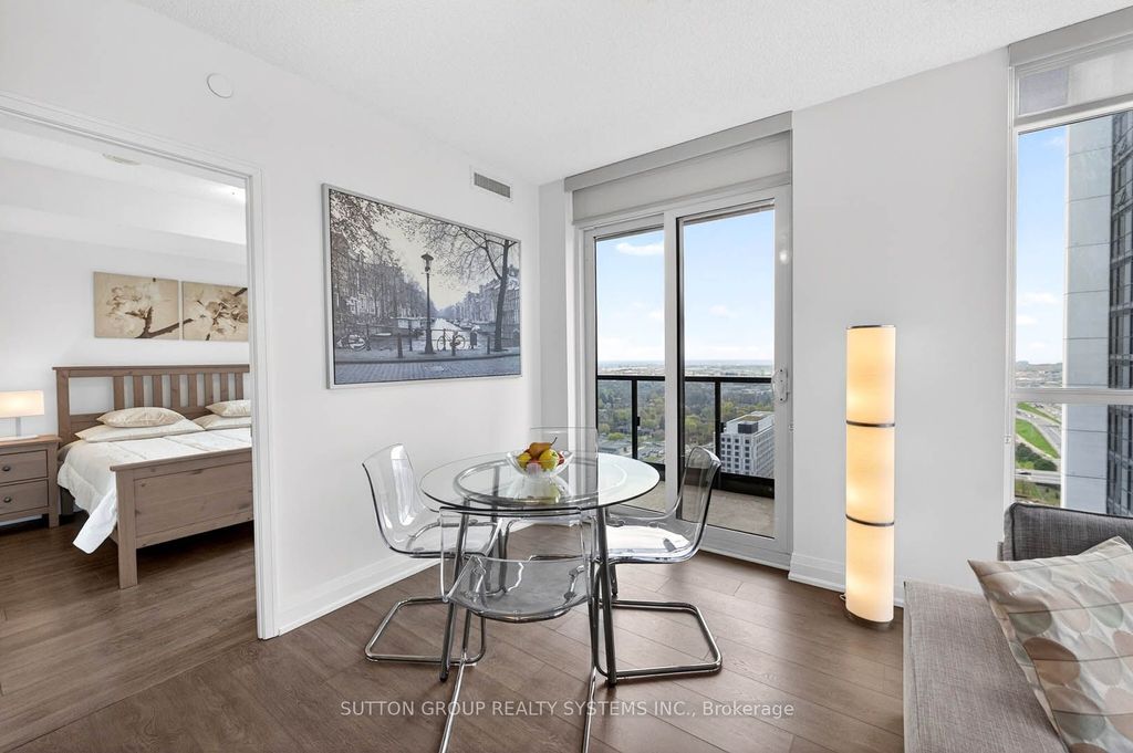 Photo of 9 Valhalla Inn Road #2504, Toronto, ON M9B 0B2 (MLS # W13094020)