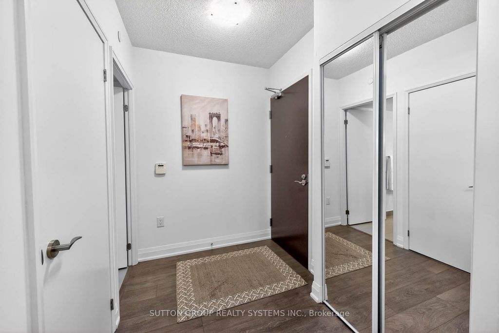 Photo of 9 Valhalla Inn Road #2504, Toronto, ON M9B 0B2 (MLS # W13094020)