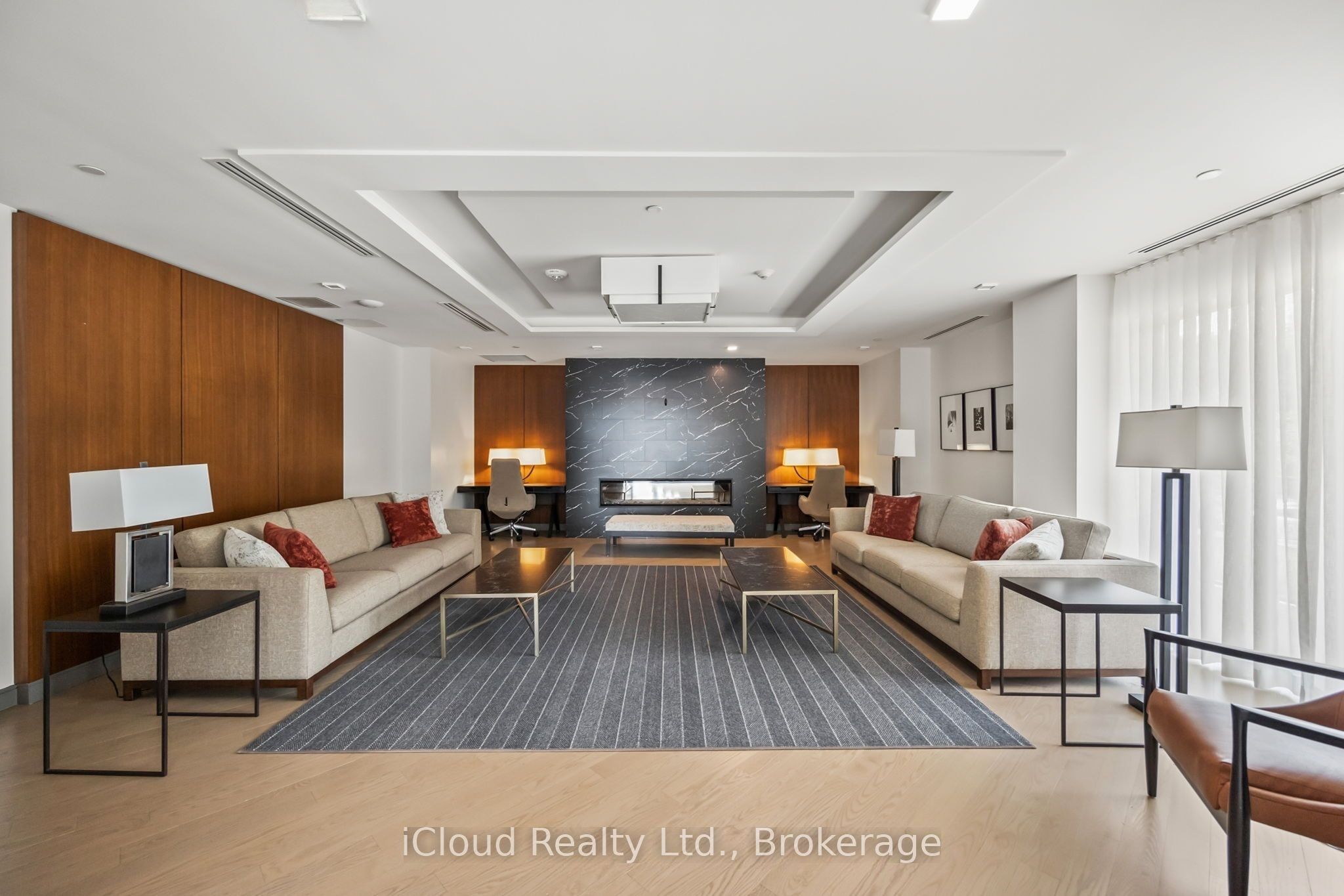 1575 Lakeshore Road W 354