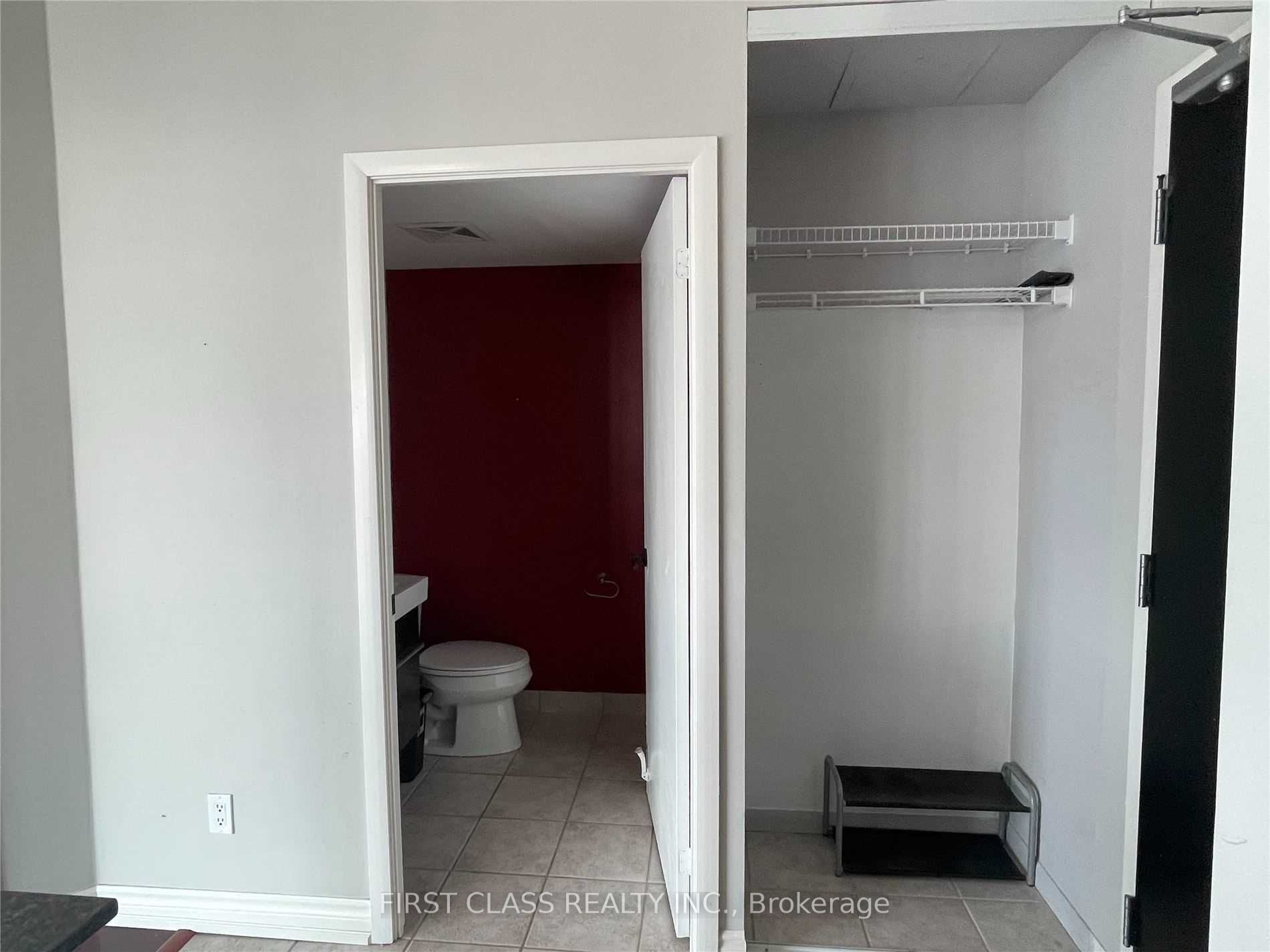 231 Fort York Boulevard 2004