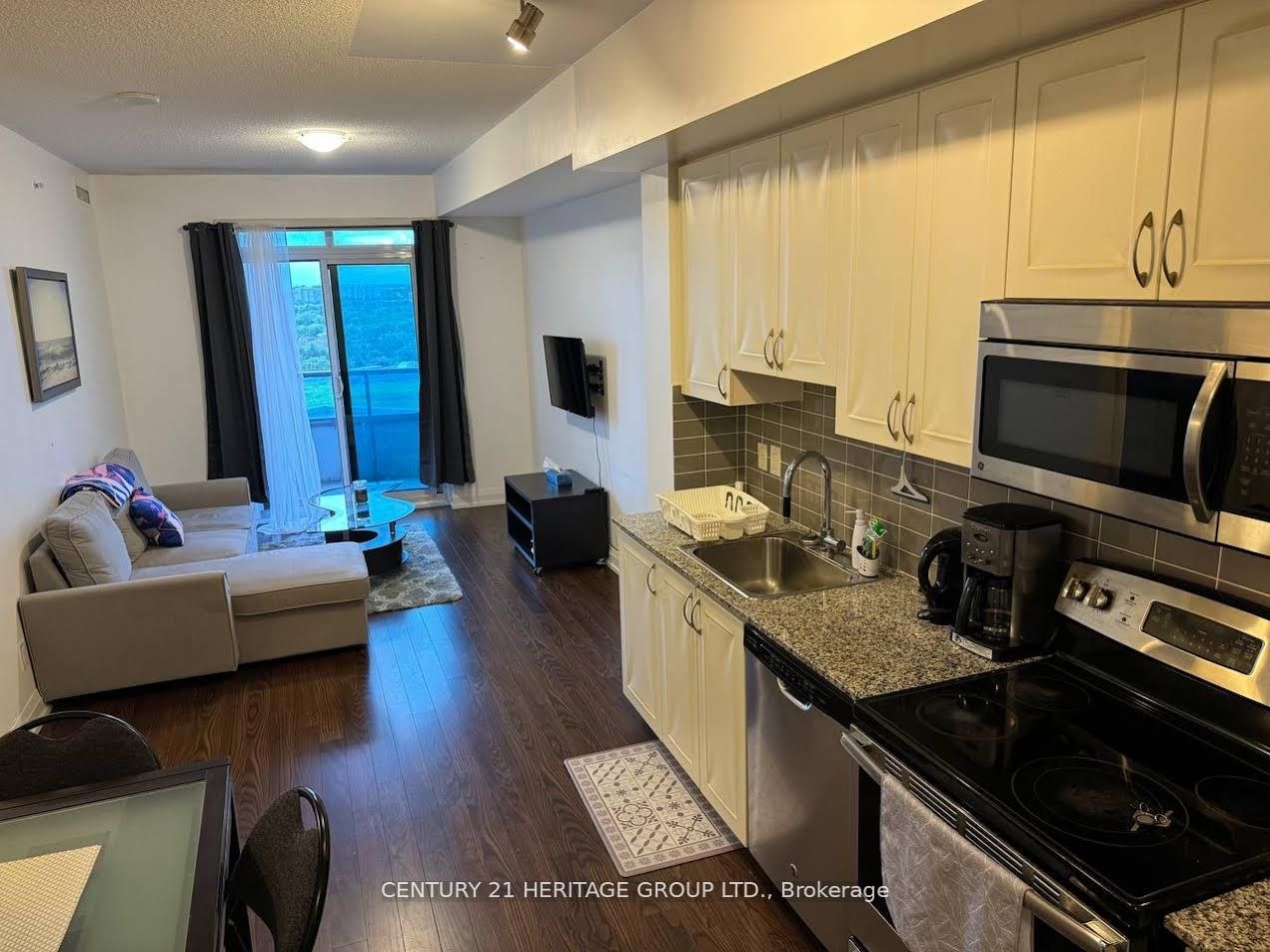 7171 Yonge Street 703