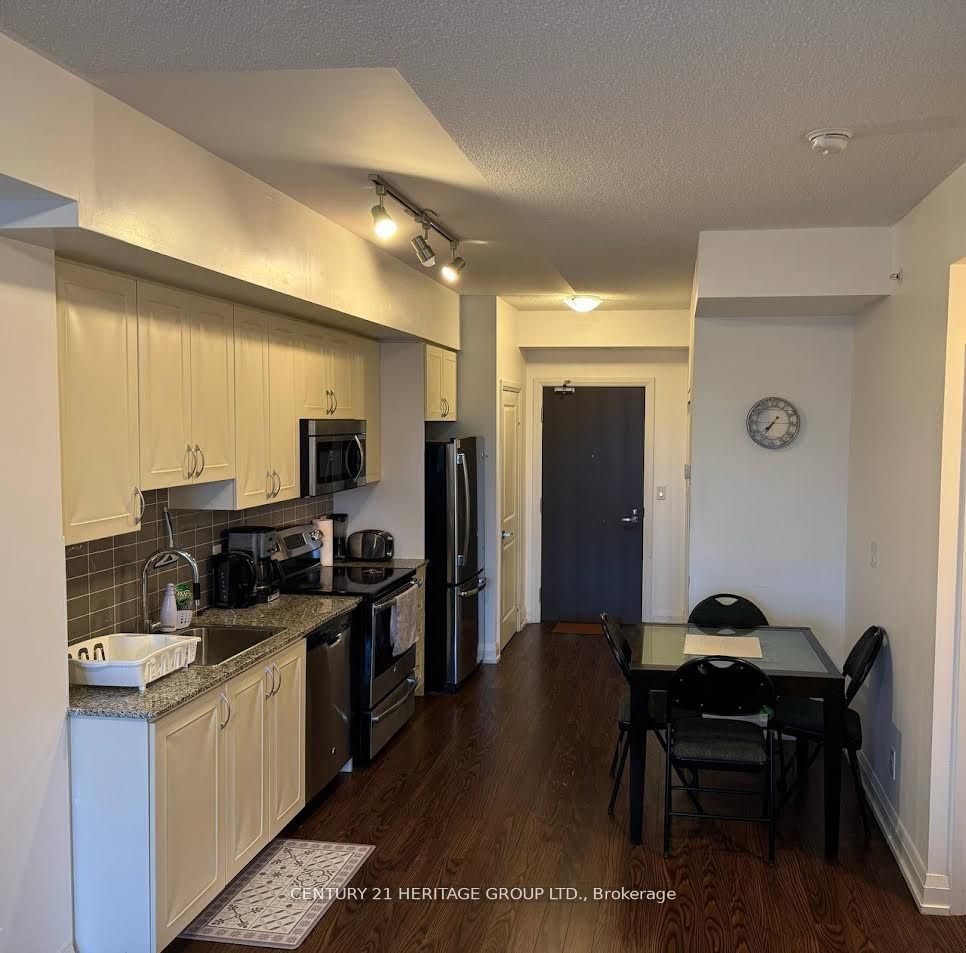 7171 Yonge Street 703