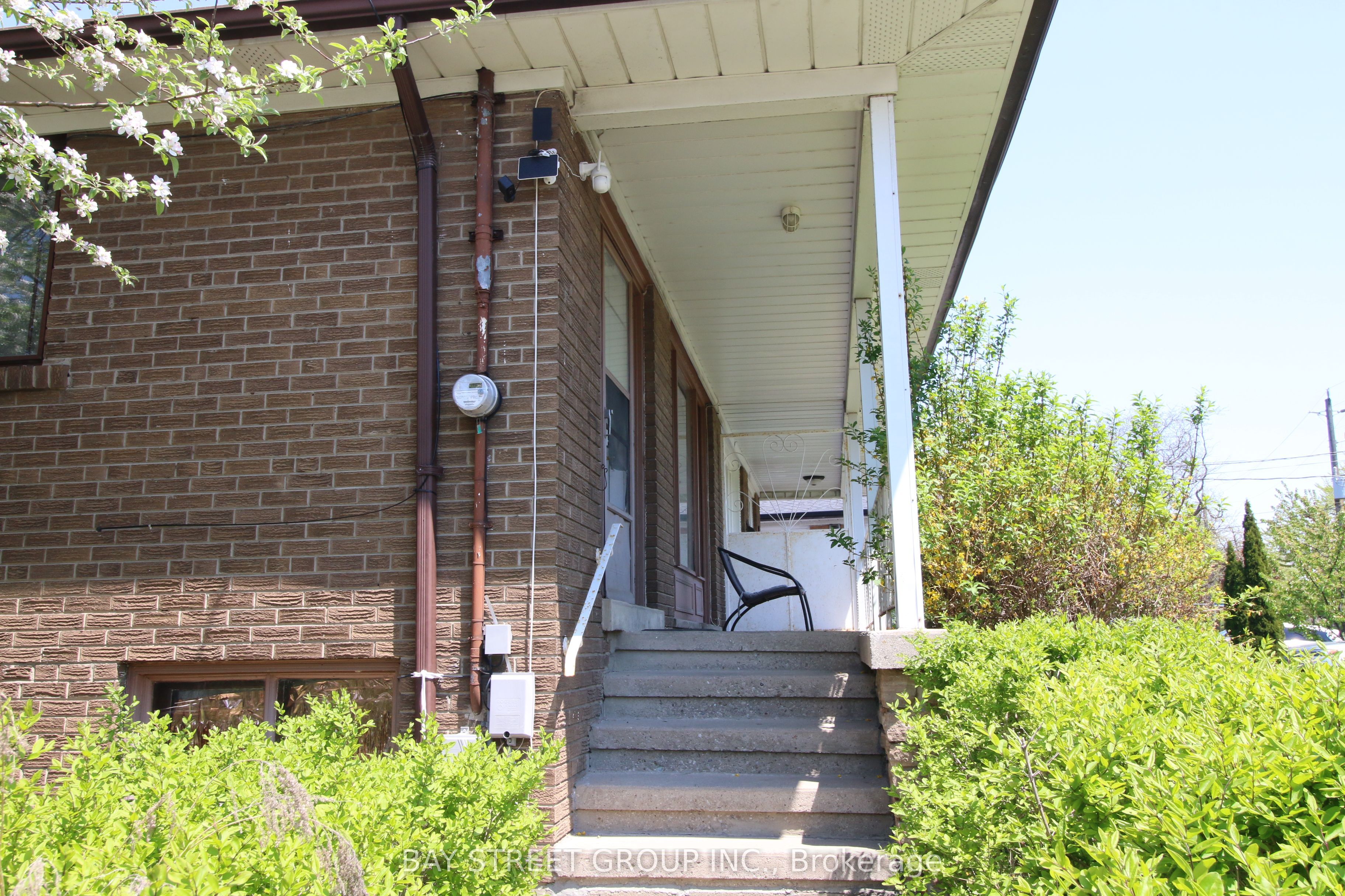 2 Slidell Crescent