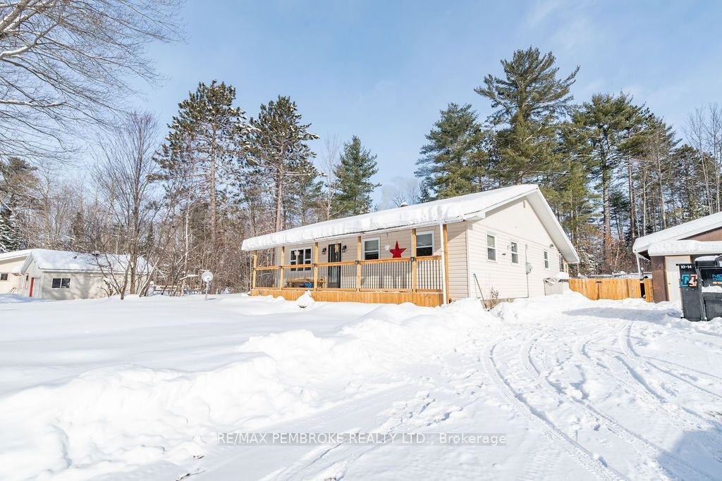 Photo of 40460 17 Highway, Head, Clara and Maria, ON K0J 2K0 (MLS # X12719012)