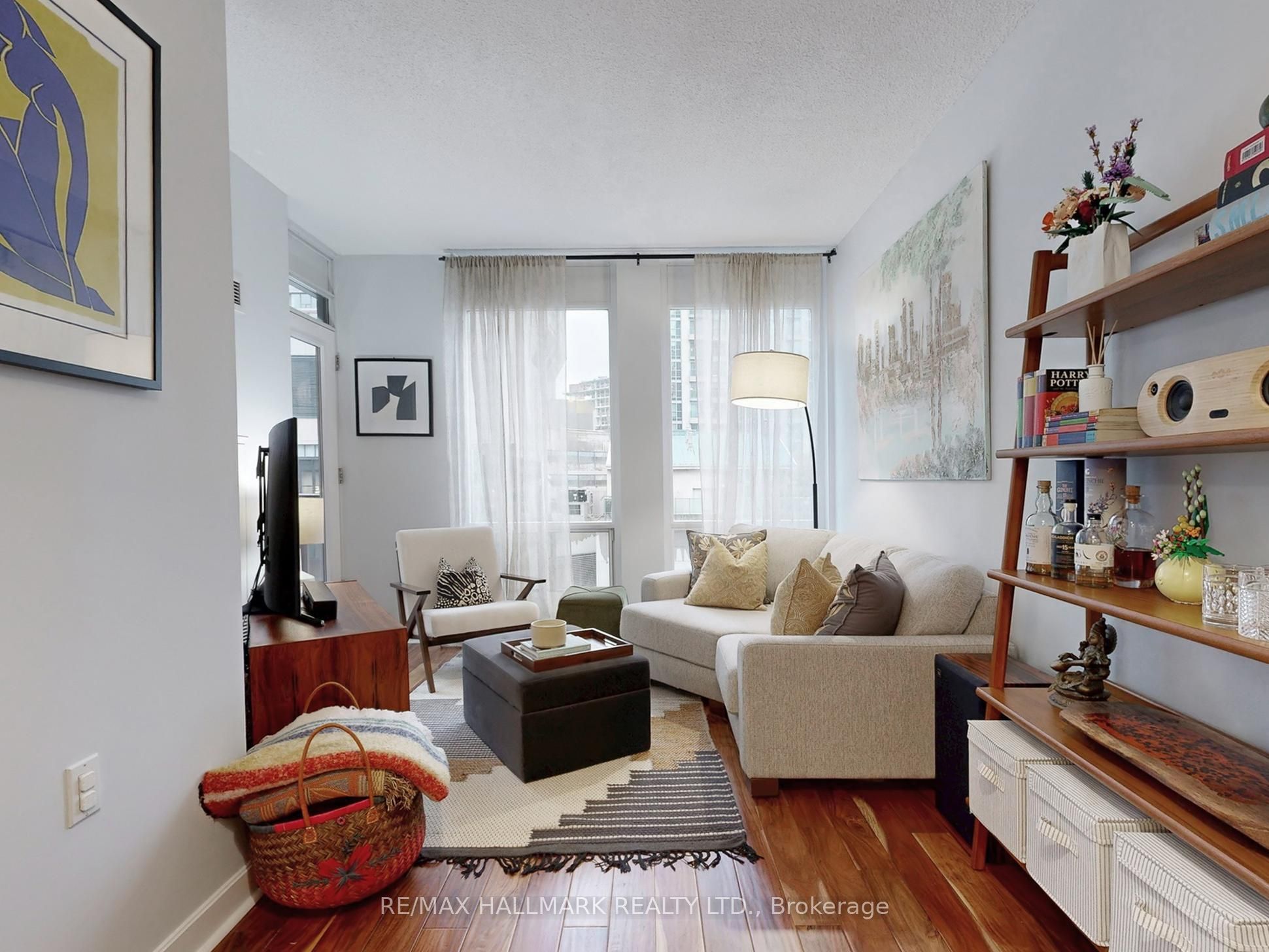 85 Bloor Street E 1403