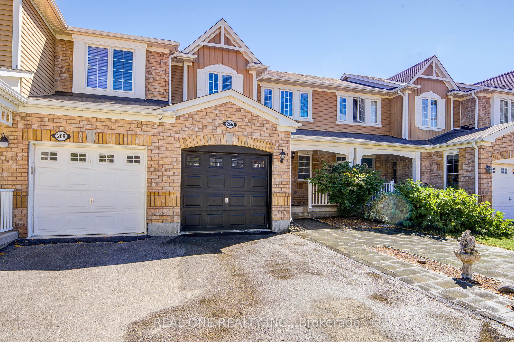 266 Woodley Crescent