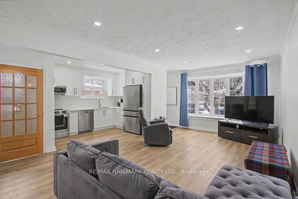 Photo of 37 Avis Crescent, Toronto, ON M4B 1B8 (MLS # E12927600)