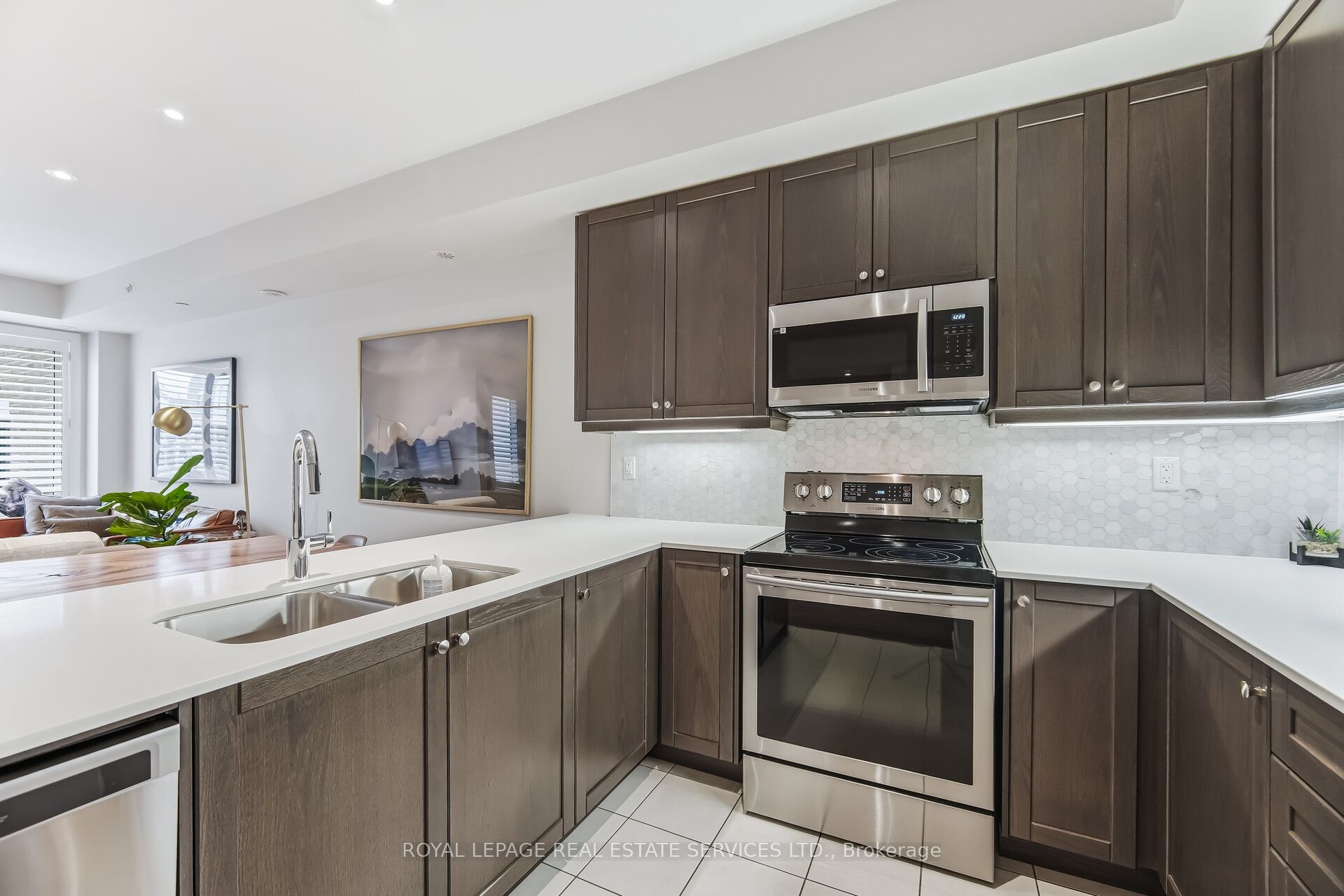 8 Drummond Street 402