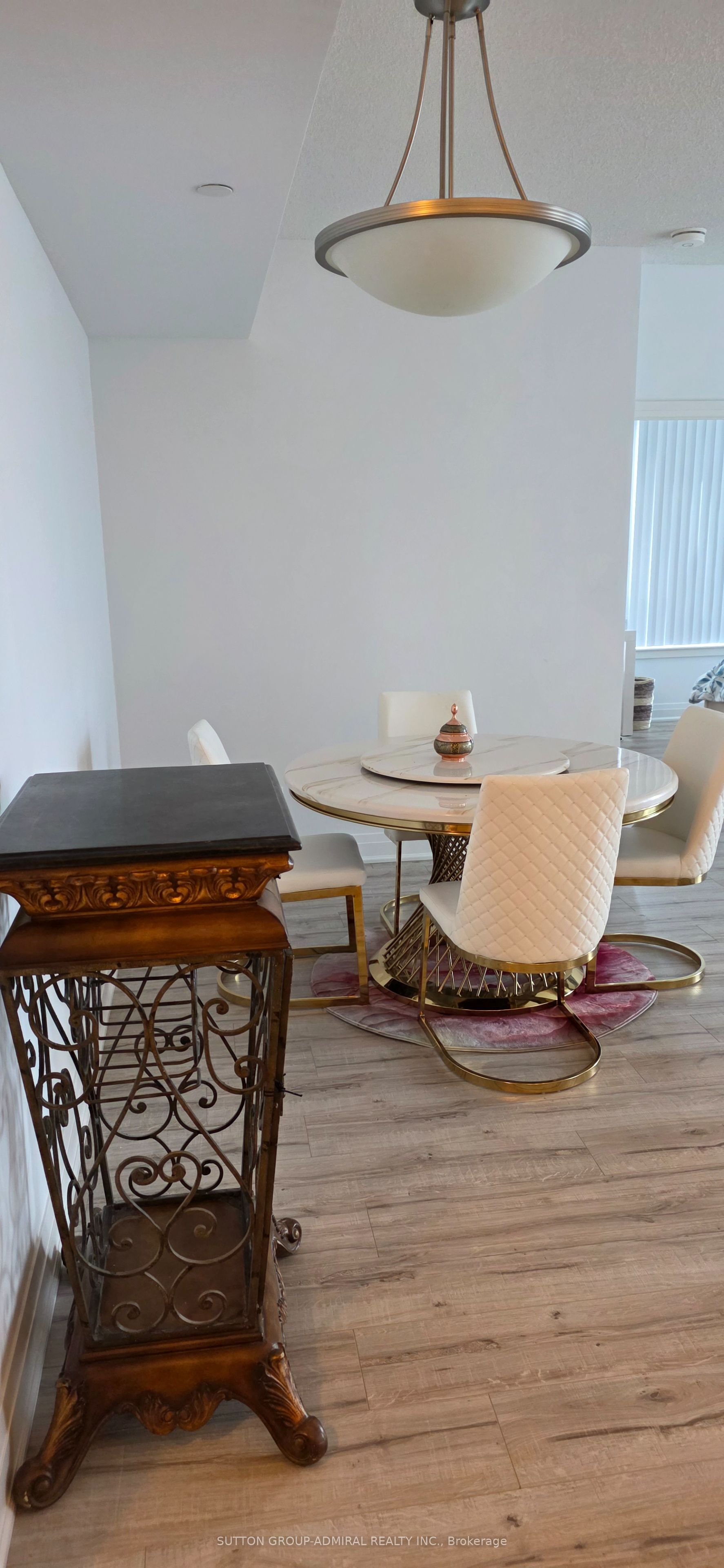 7165 Yonge Street 1206