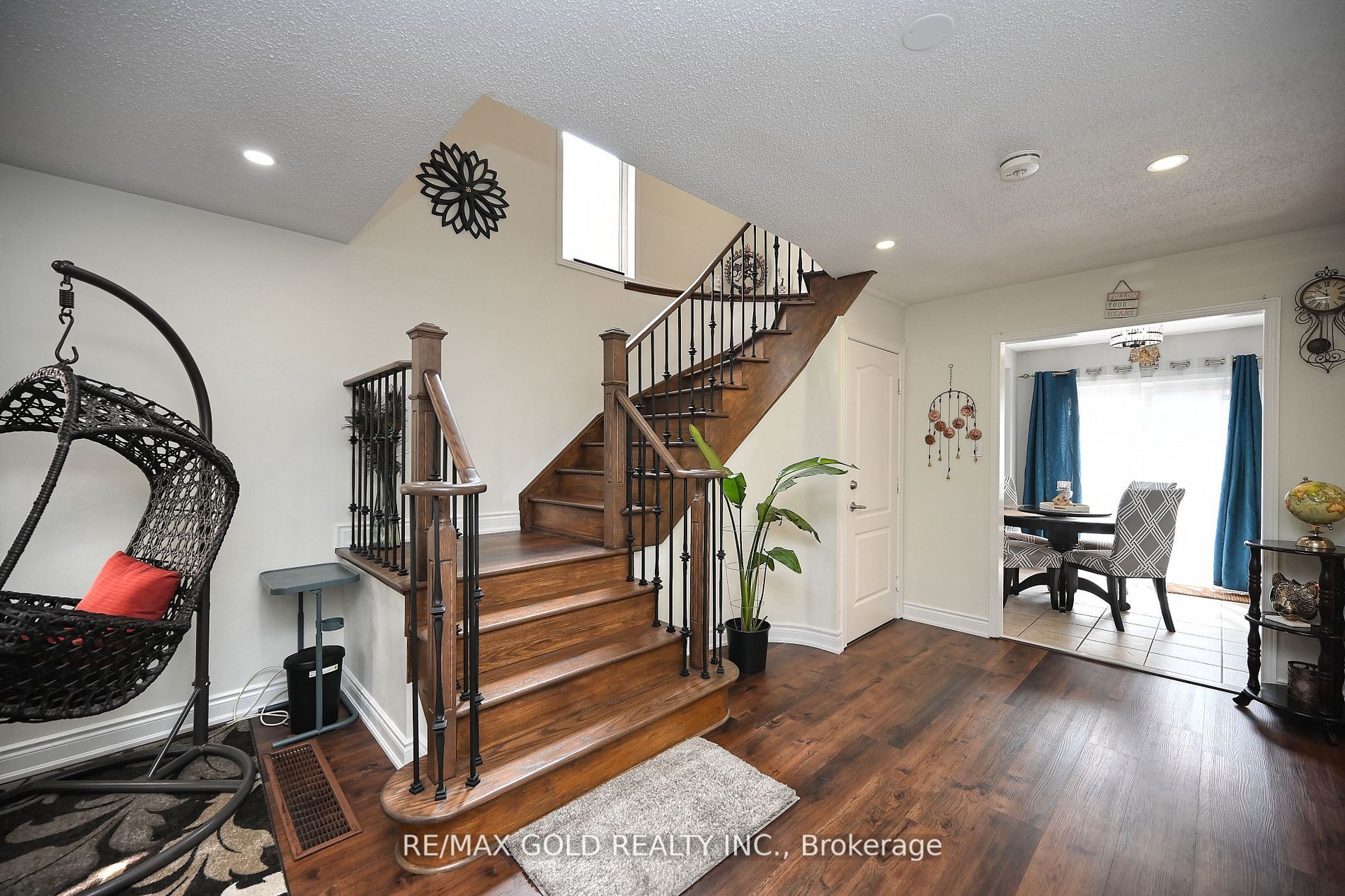 34 Saintsbury Crescent