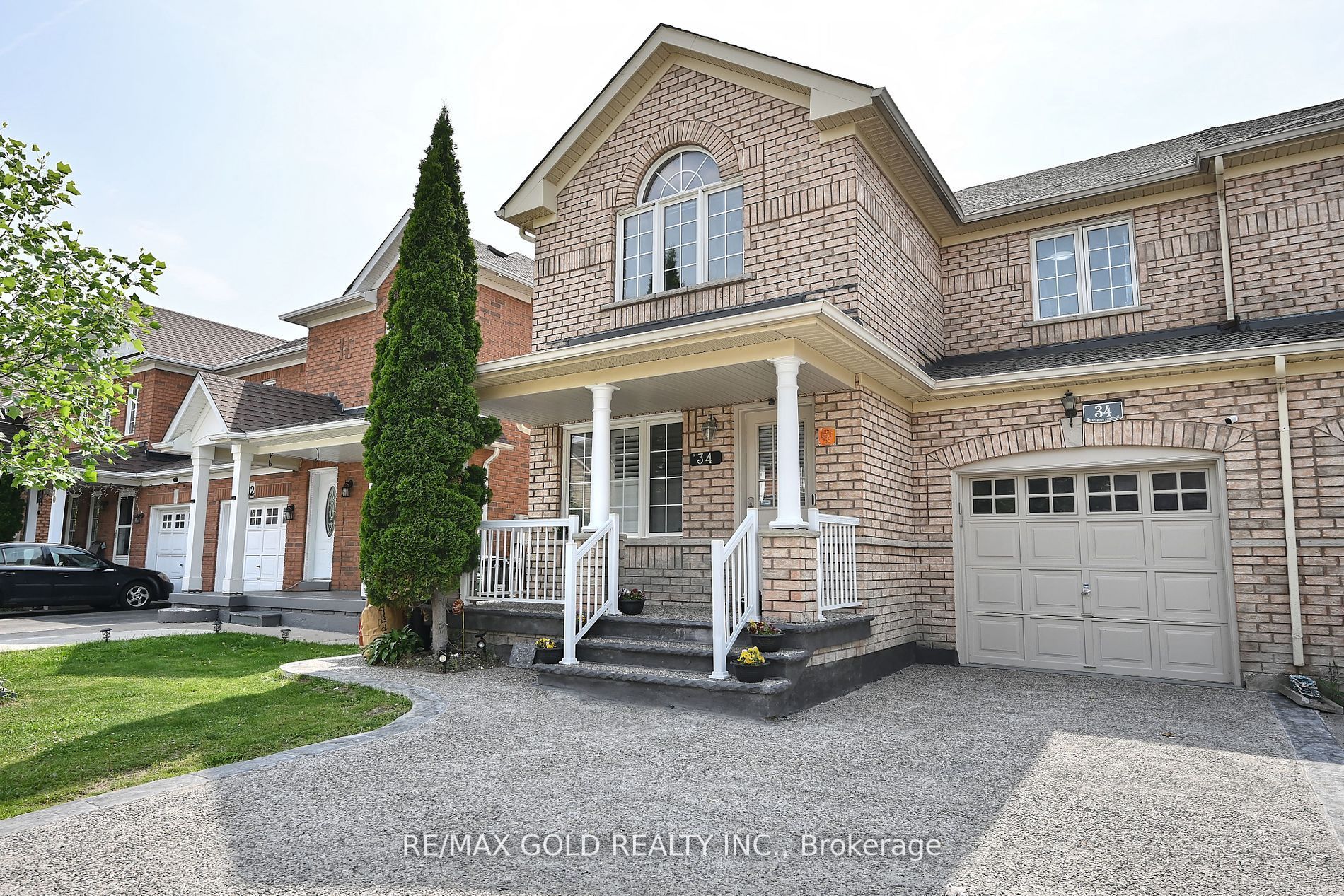 34 Saintsbury Crescent