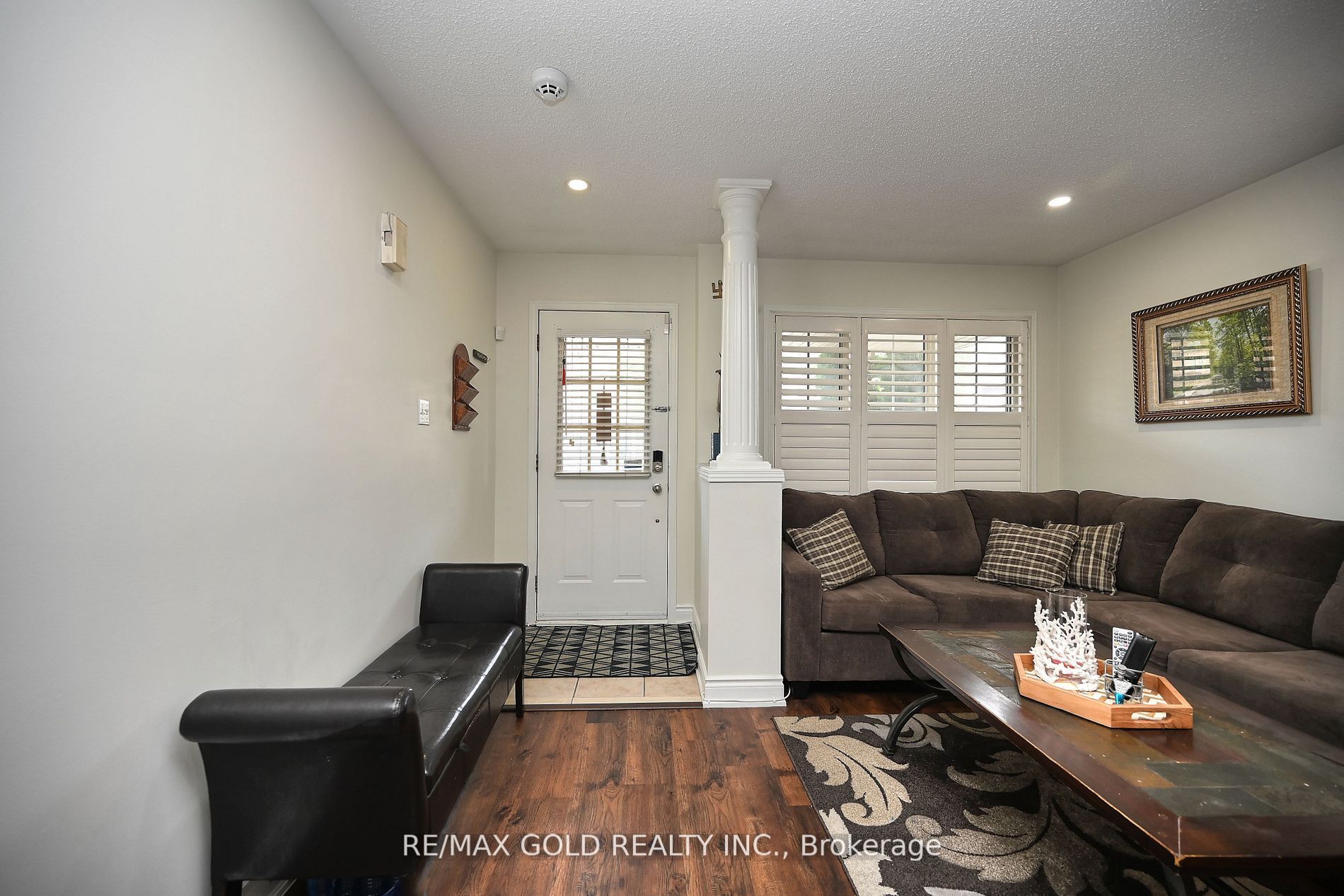 34 Saintsbury Crescent