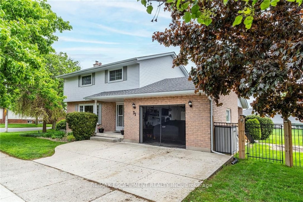 Photo of 31 Blackfriar Lane, Brantford, ON N3R 7M2 (MLS # X13528544)