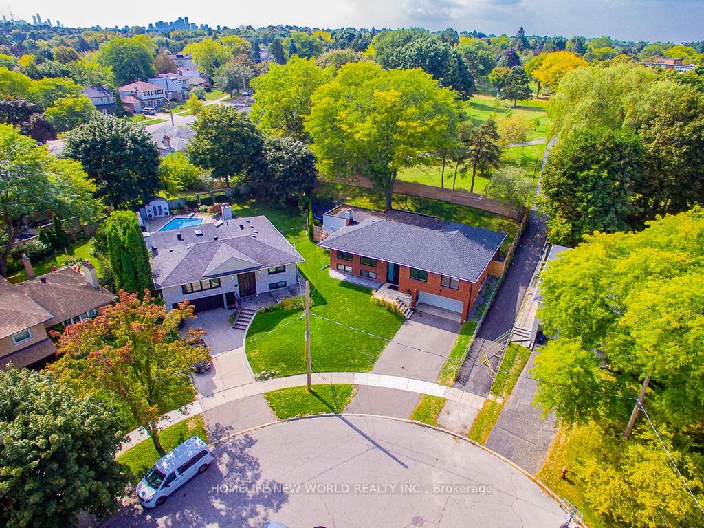 Photo of 37 Shouldice Court, Toronto, ON M2L 2S3 (MLS # C12416931)