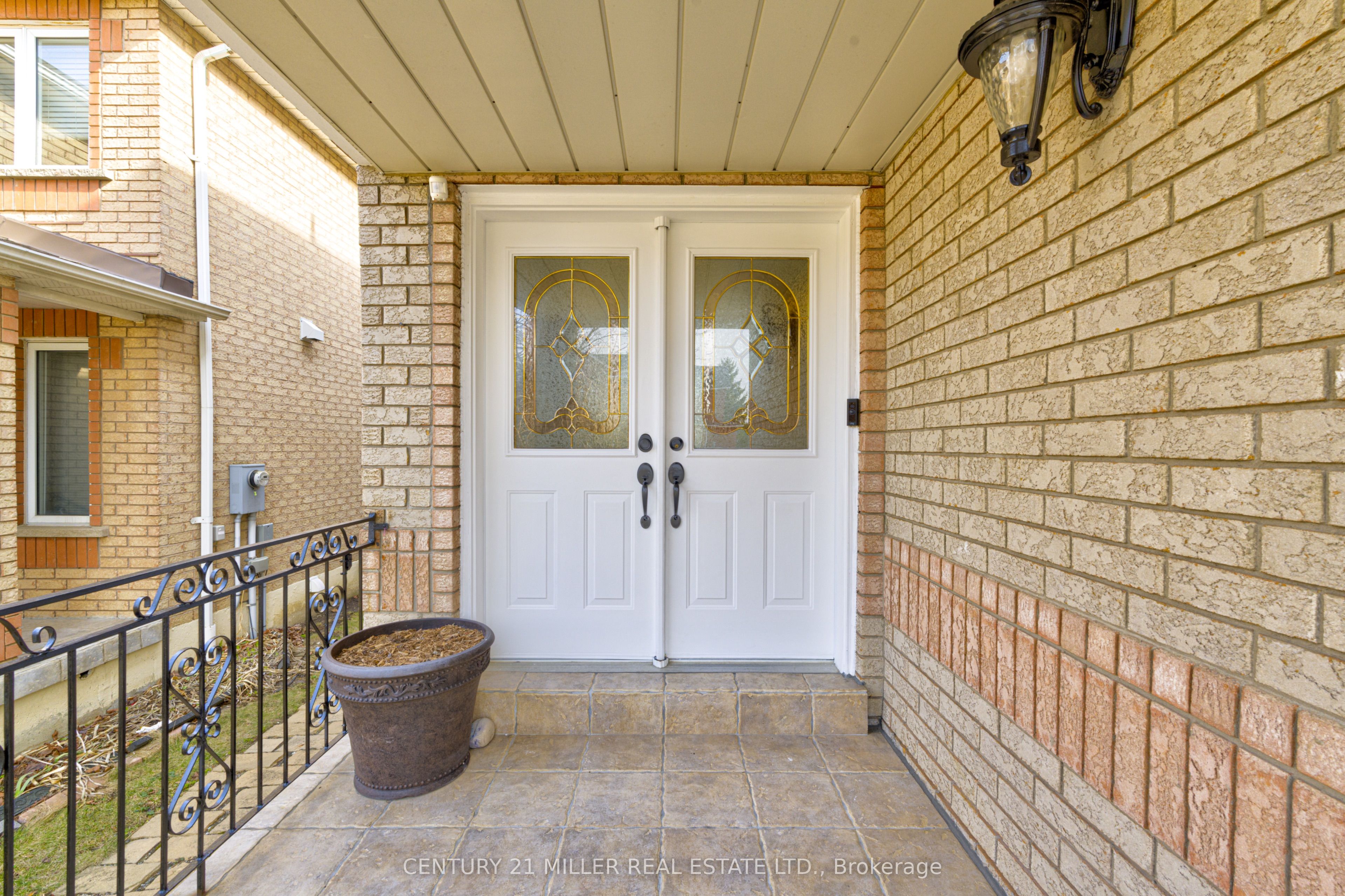 614 Leatherleaf Drive