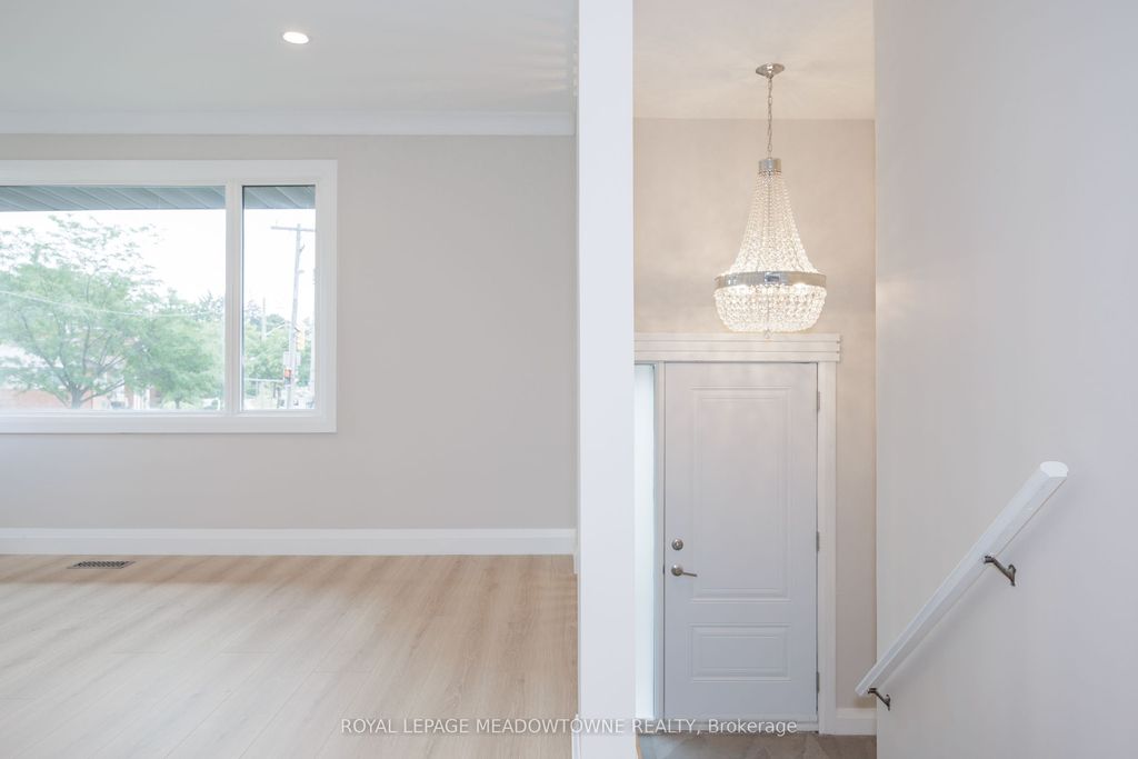 Photo of 92 The Westway N/A, Toronto, ON M9P 2B2 (MLS # W12418766)