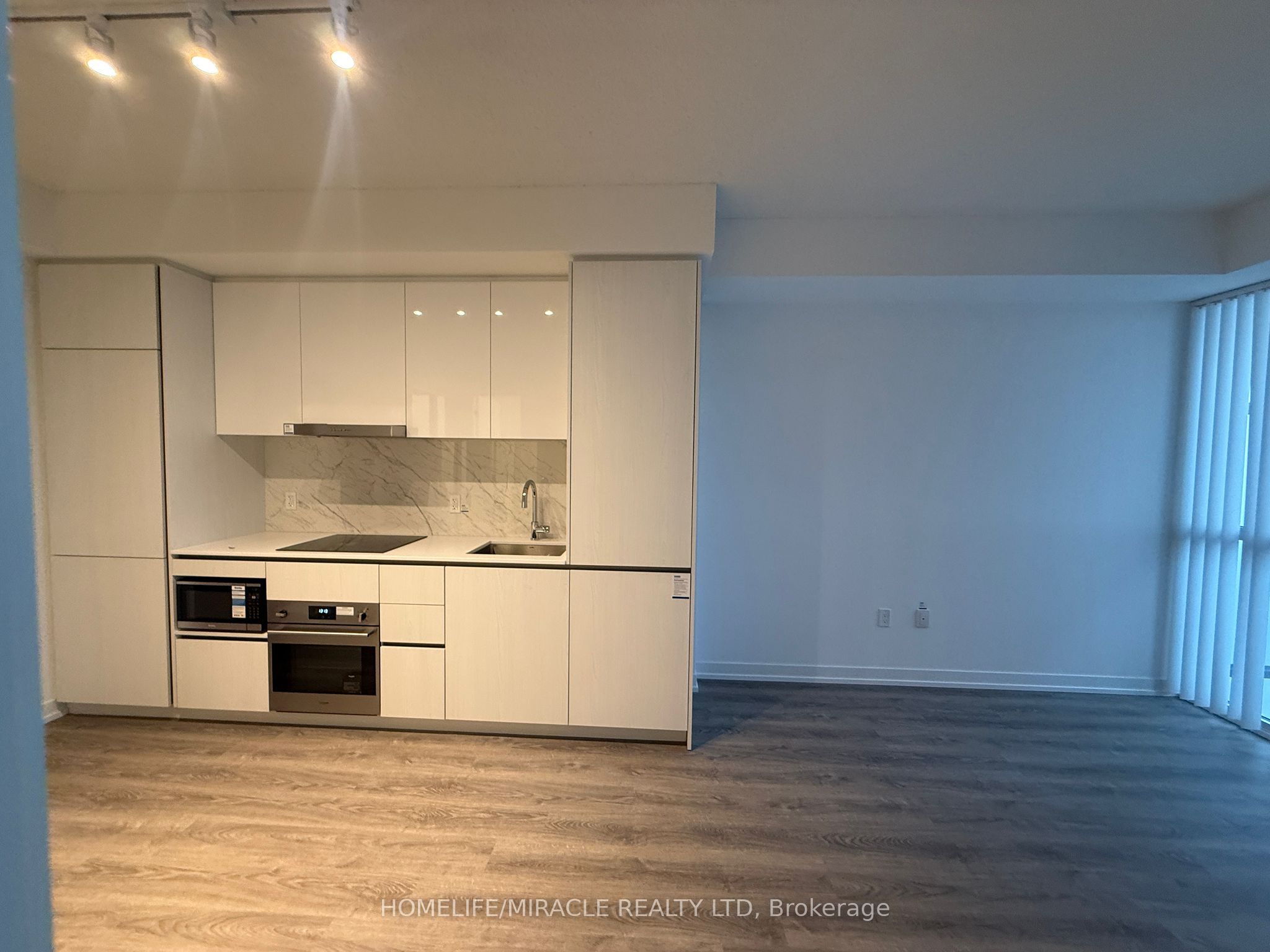 28 Interchange Way 2005