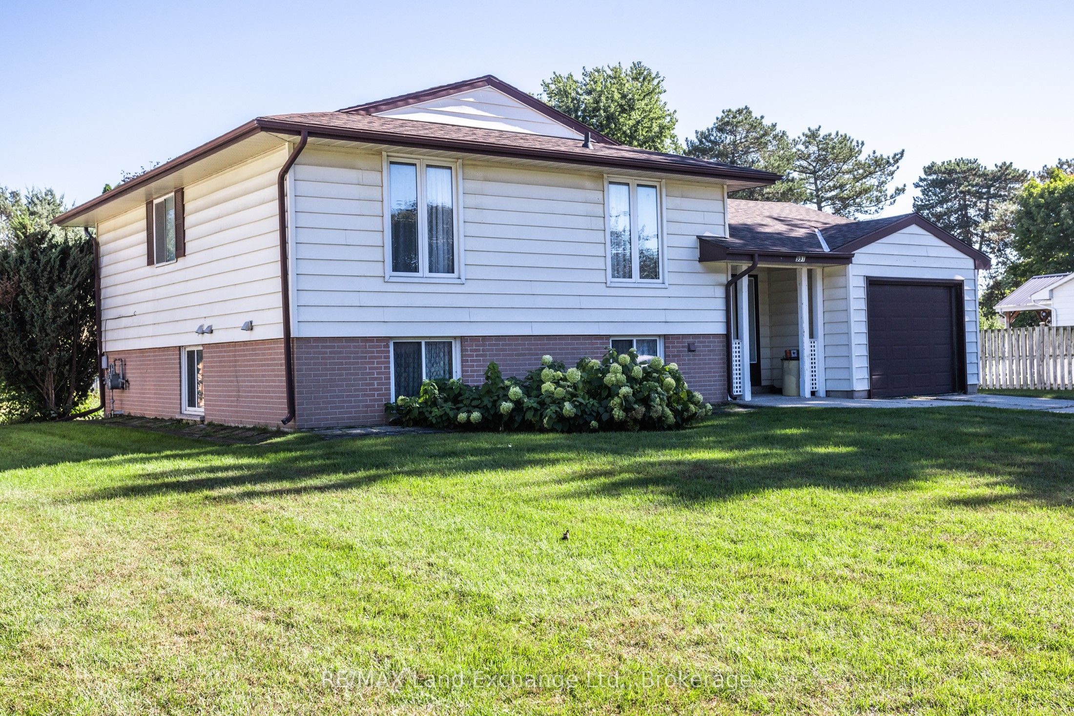 Photo 1 of 35 — 991 Bricker Street N, Saugeen Shores, ON N0H 2C3