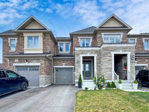 Photo of 54 Tiberini Way, Bradford West Gwillimbury, ON L3Z 4K3 (MLS # N12470363)