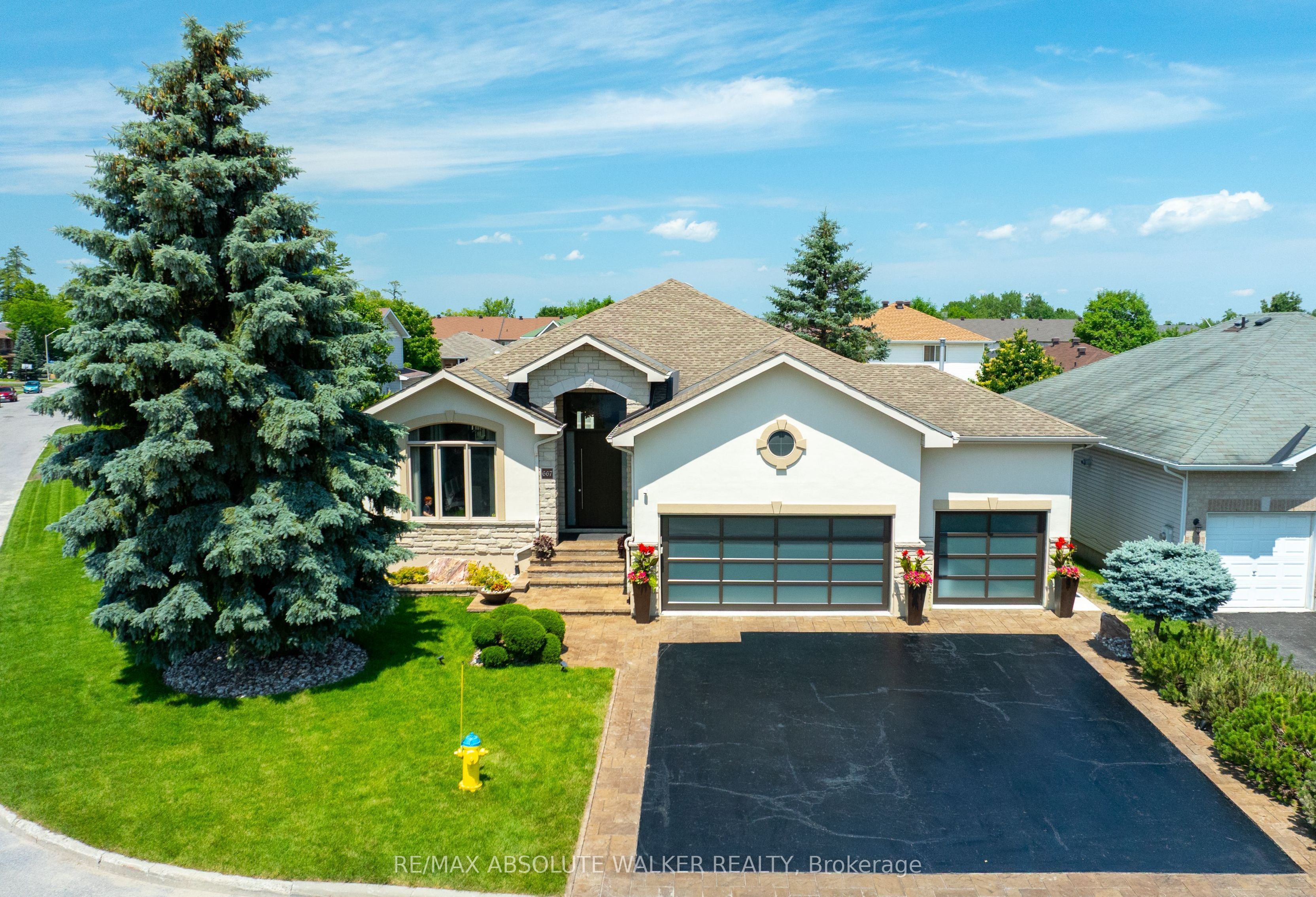 Photo 1 of 45 — 667 Everlasting Crescent, Orleans - Cumberland and Area, ON K4A 0K3