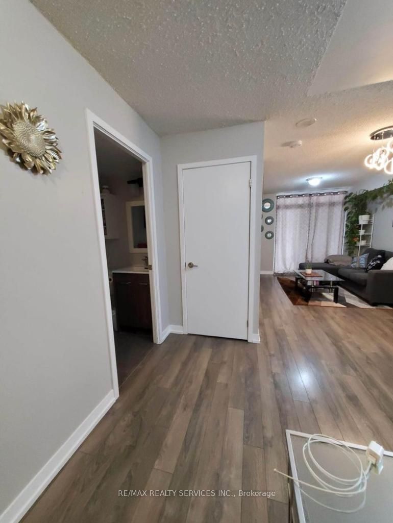 812 Lansdowne Avenue 319