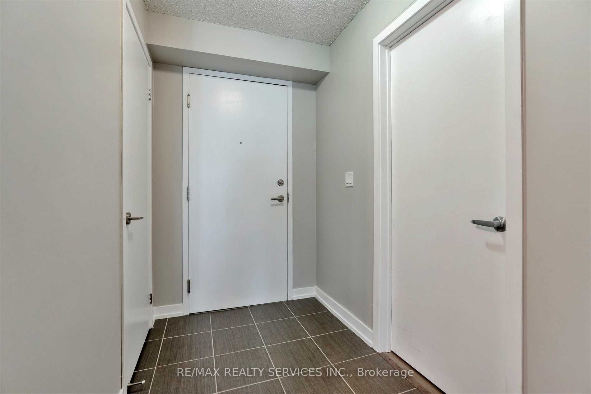 812 Lansdowne Avenue 319