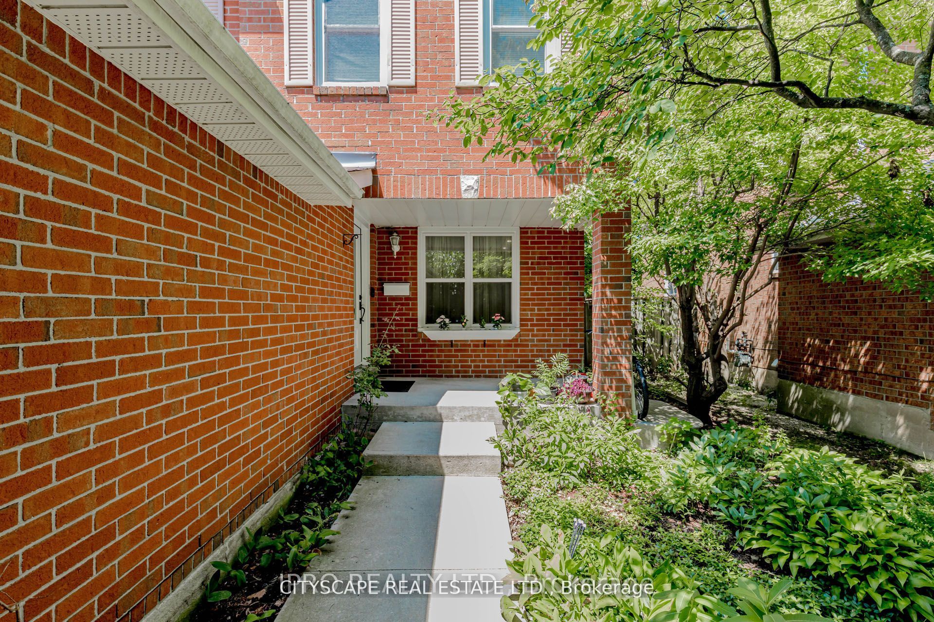 6906 Hickling Crescent N