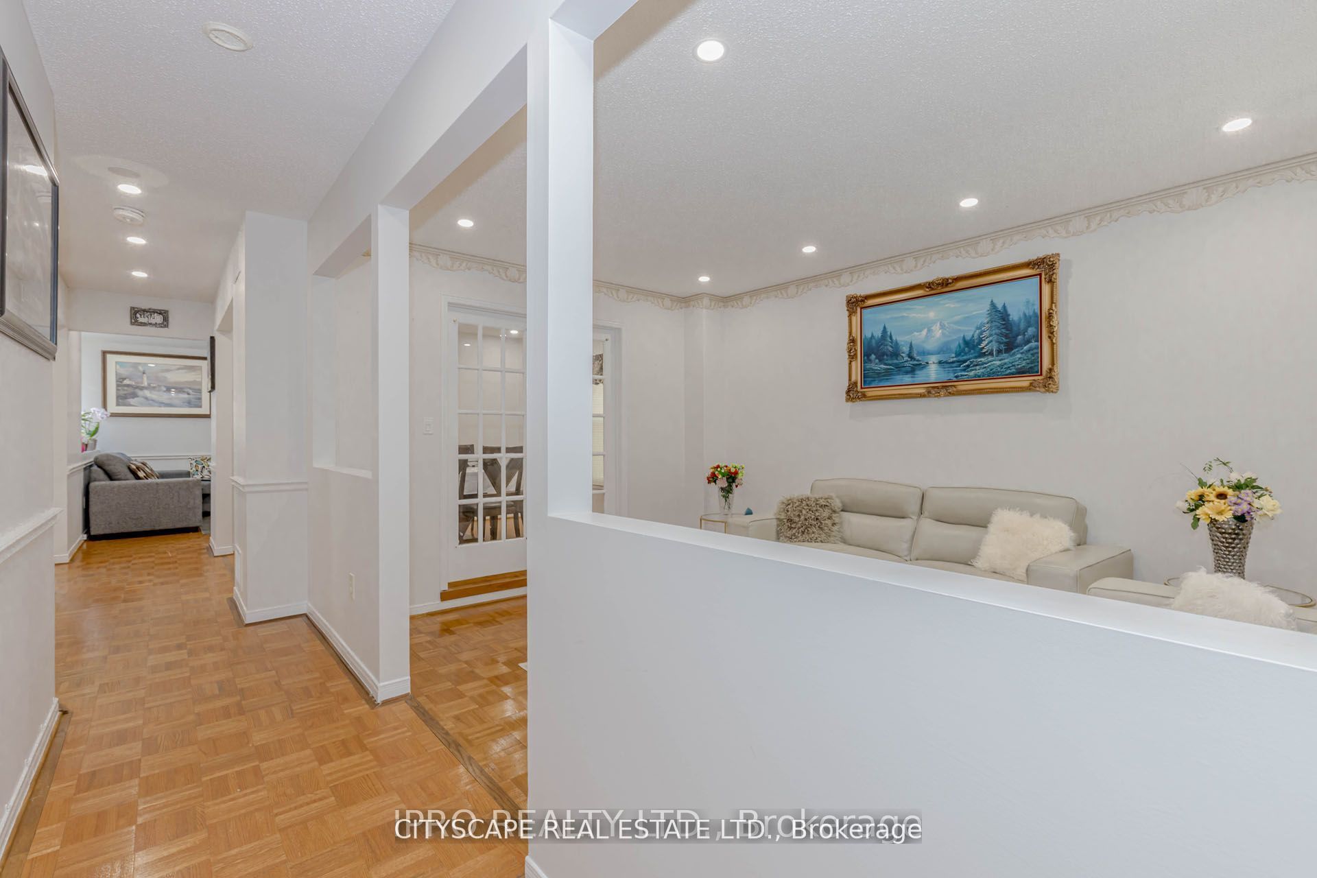 6906 Hickling Crescent N