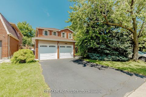 6906 Hickling Crescent N Mississauga ON L5N 5A8
