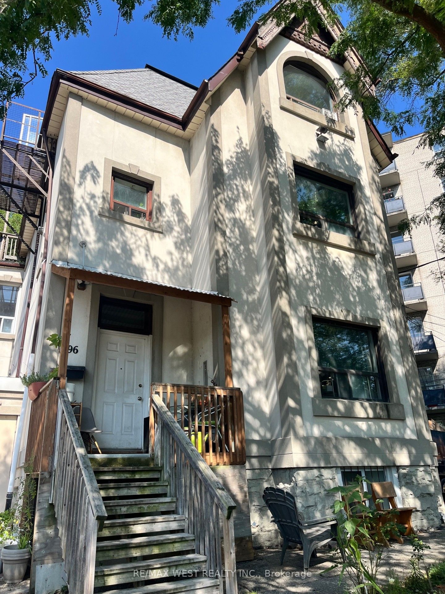 96 Springhurst Avenue 2