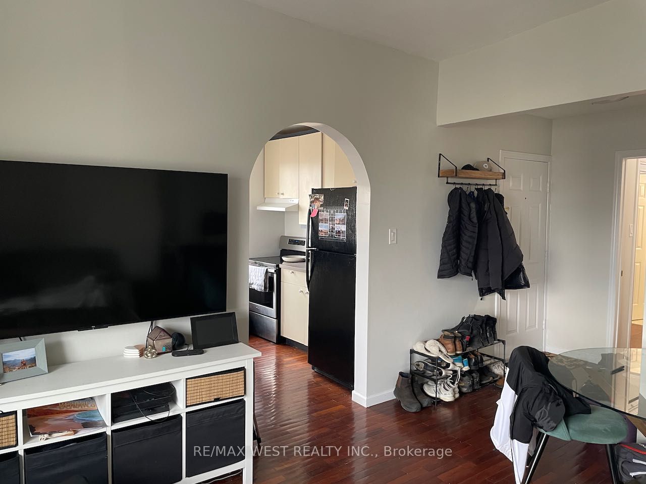 96 Springhurst Avenue 2