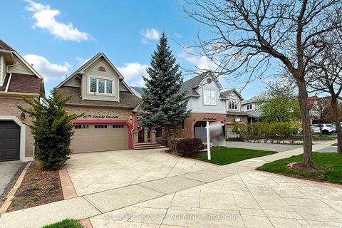 6079 Leeside Crescent Mississauga ON L5M 5K6