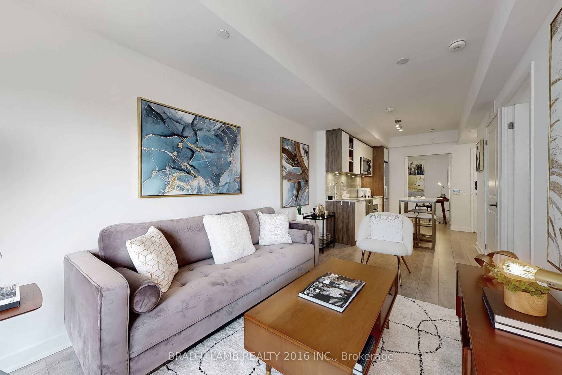 543 Richmond Street W 545