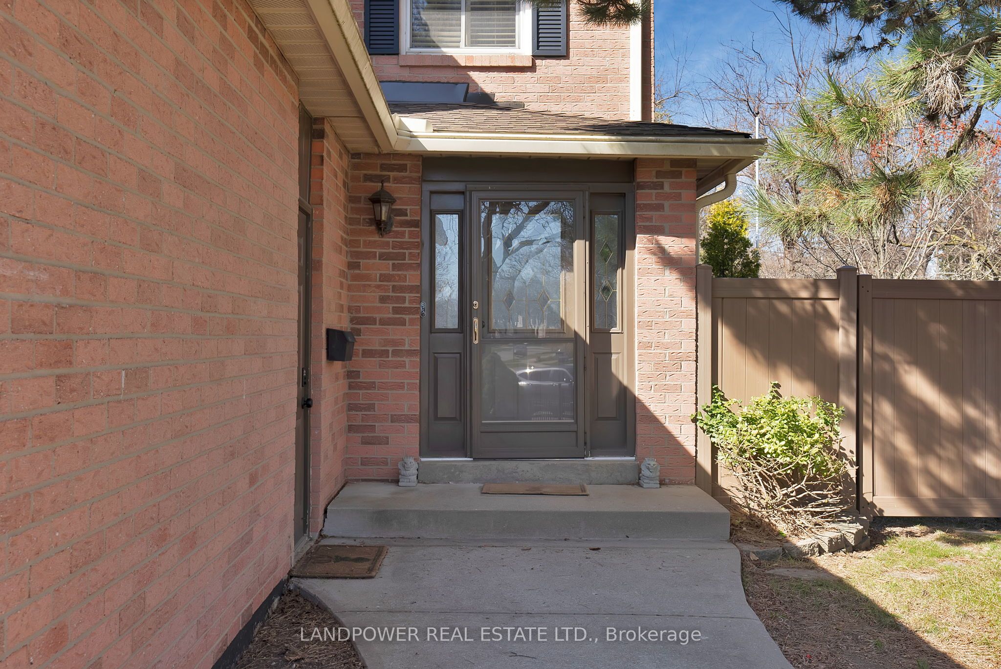 3073 Keynes Crescent