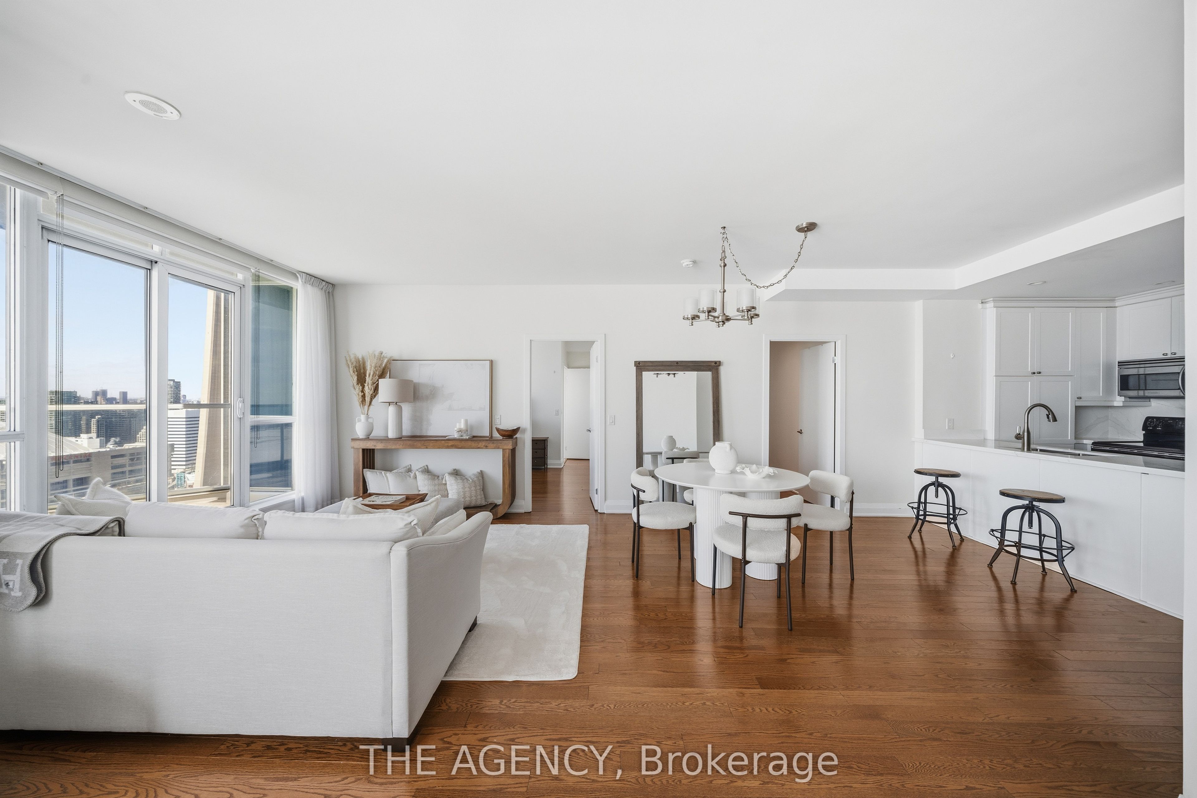 208 Queens Quay SW 3311