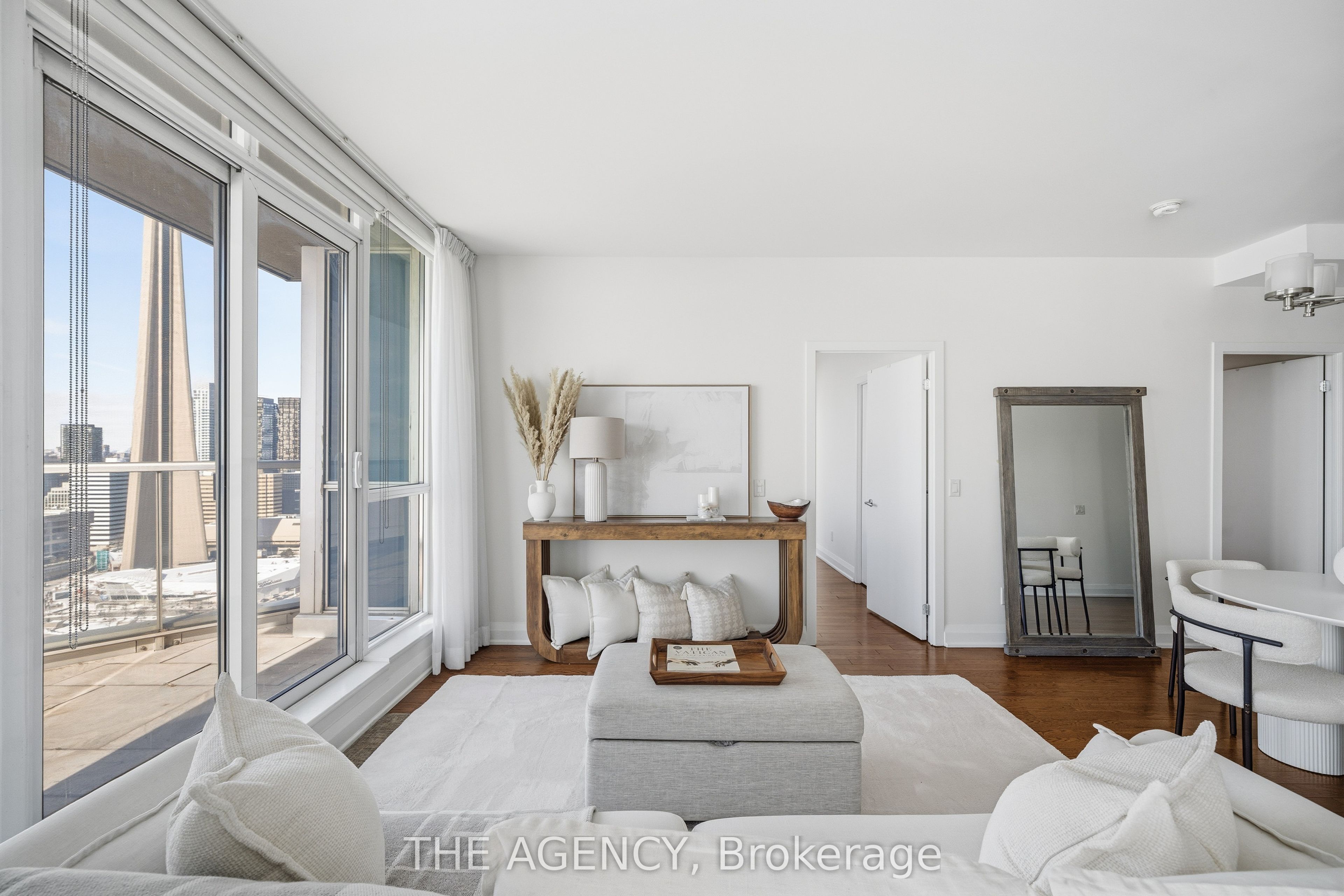 208 Queens Quay SW 3311