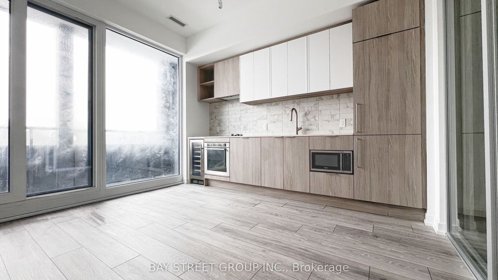Photo of 2020 Bathurst Street #821, Toronto, ON M5P 0A6 (MLS # C12958158)