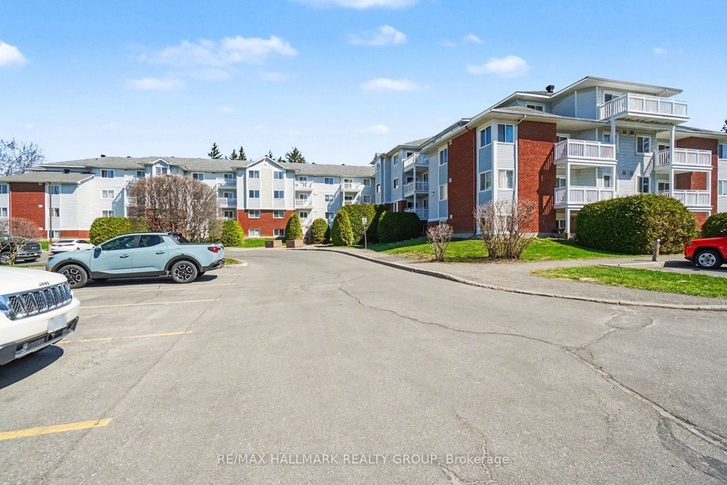 Photo of 266 Lorry Greenberg Drive #203, Hunt Club - South Keys and Area, ON K1T 3J9 (MLS # X13678862)