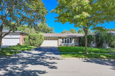 958 Fletcher Valley Crescent Mississauga ON L5J 2X7